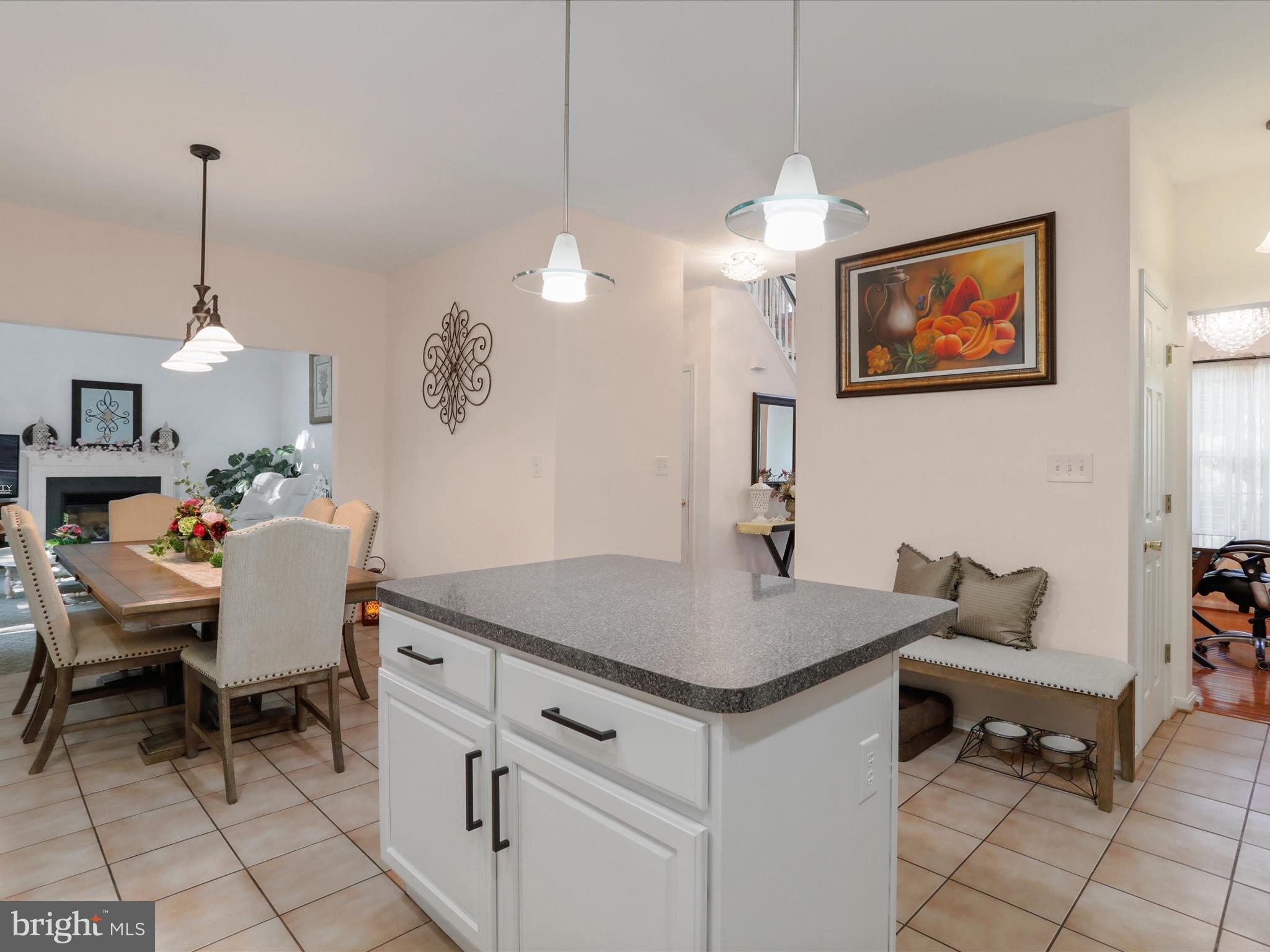 APPLE KNOLLS ESTATES - Residential