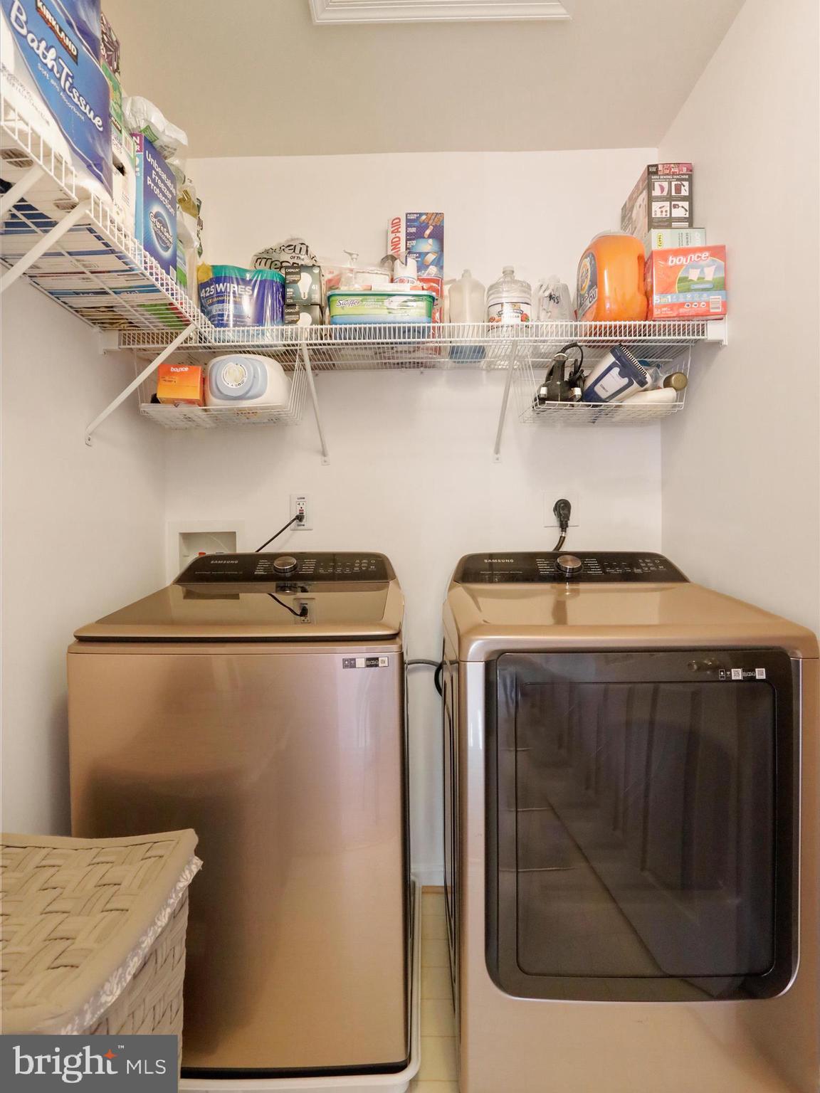 APPLE KNOLLS ESTATES - Residential