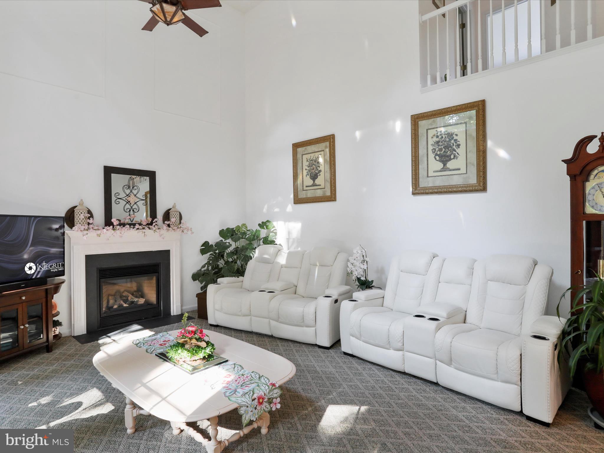 APPLE KNOLLS ESTATES - Residential