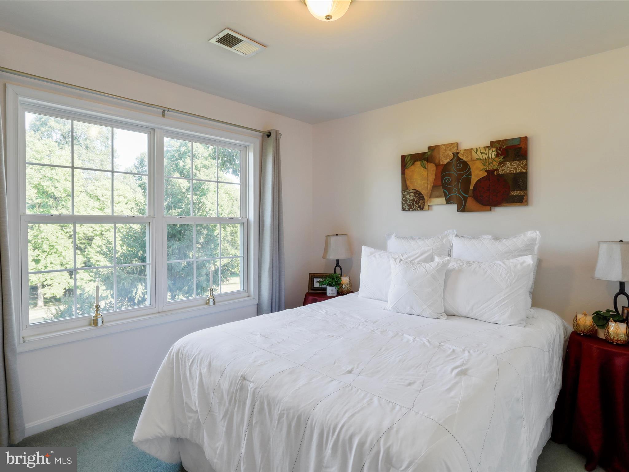 APPLE KNOLLS ESTATES - Residential