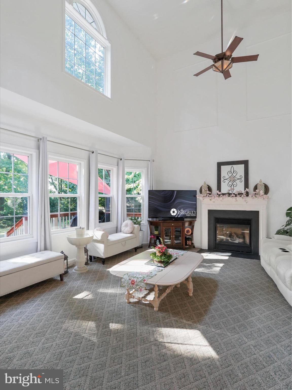 APPLE KNOLLS ESTATES - Residential