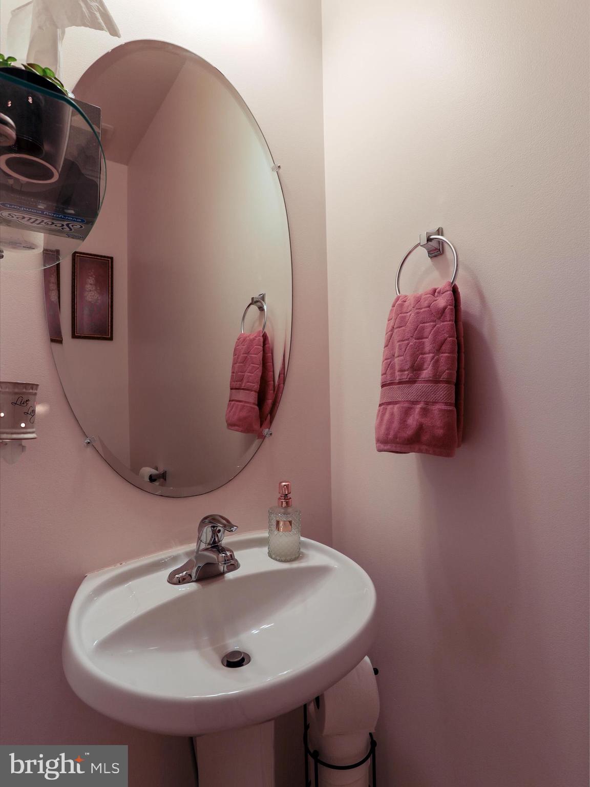 APPLE KNOLLS ESTATES - Residential