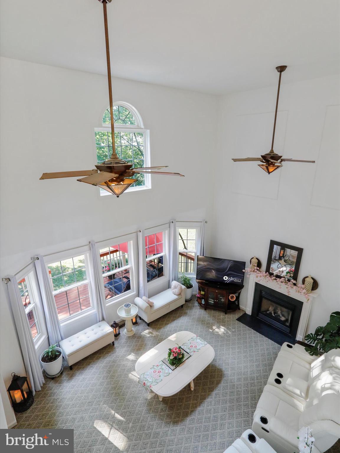 APPLE KNOLLS ESTATES - Residential