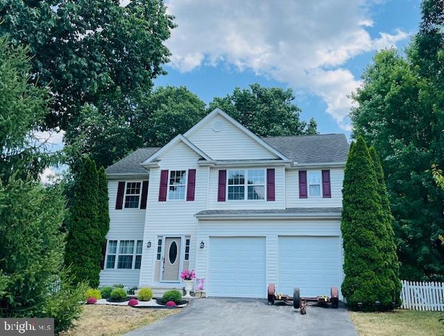 APPLE KNOLLS ESTATES - Residential