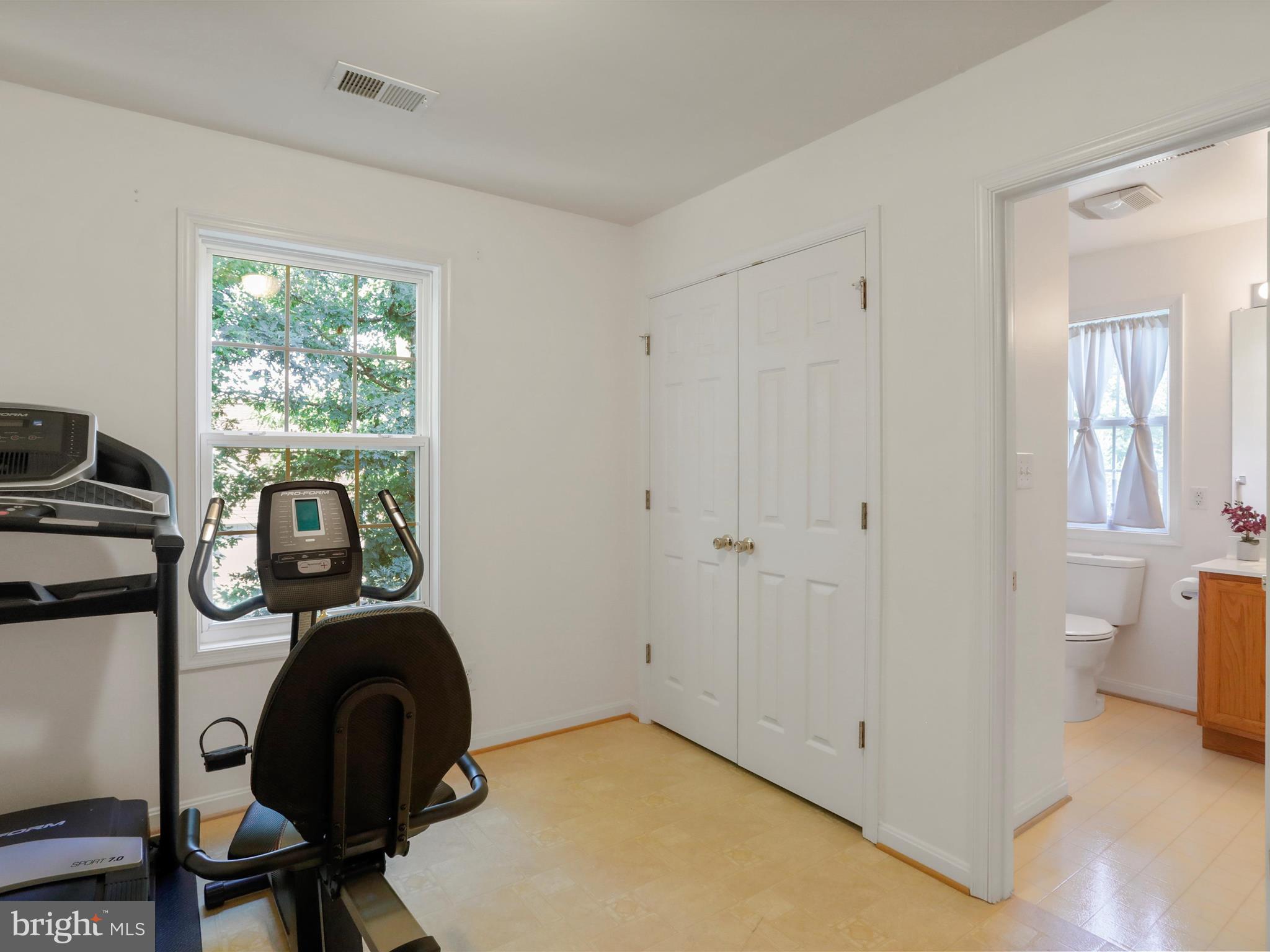 APPLE KNOLLS ESTATES - Residential