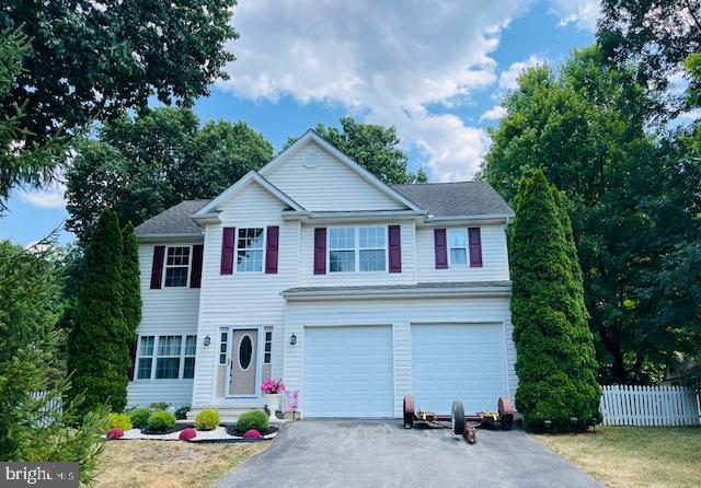 APPLE KNOLLS ESTATES - Residential