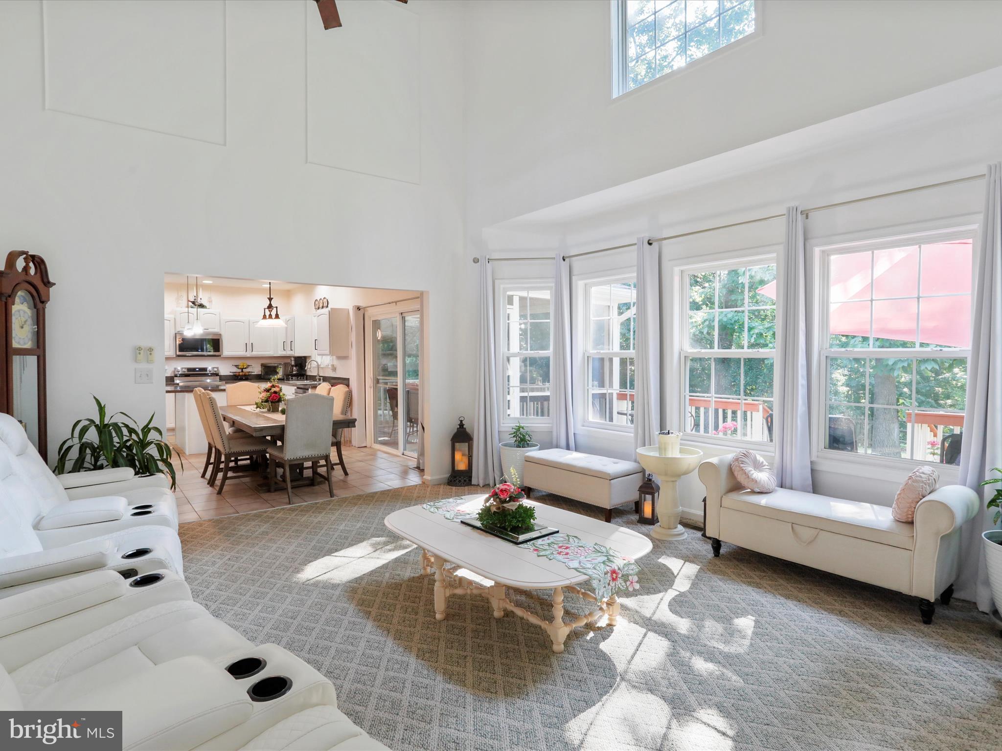 APPLE KNOLLS ESTATES - Residential