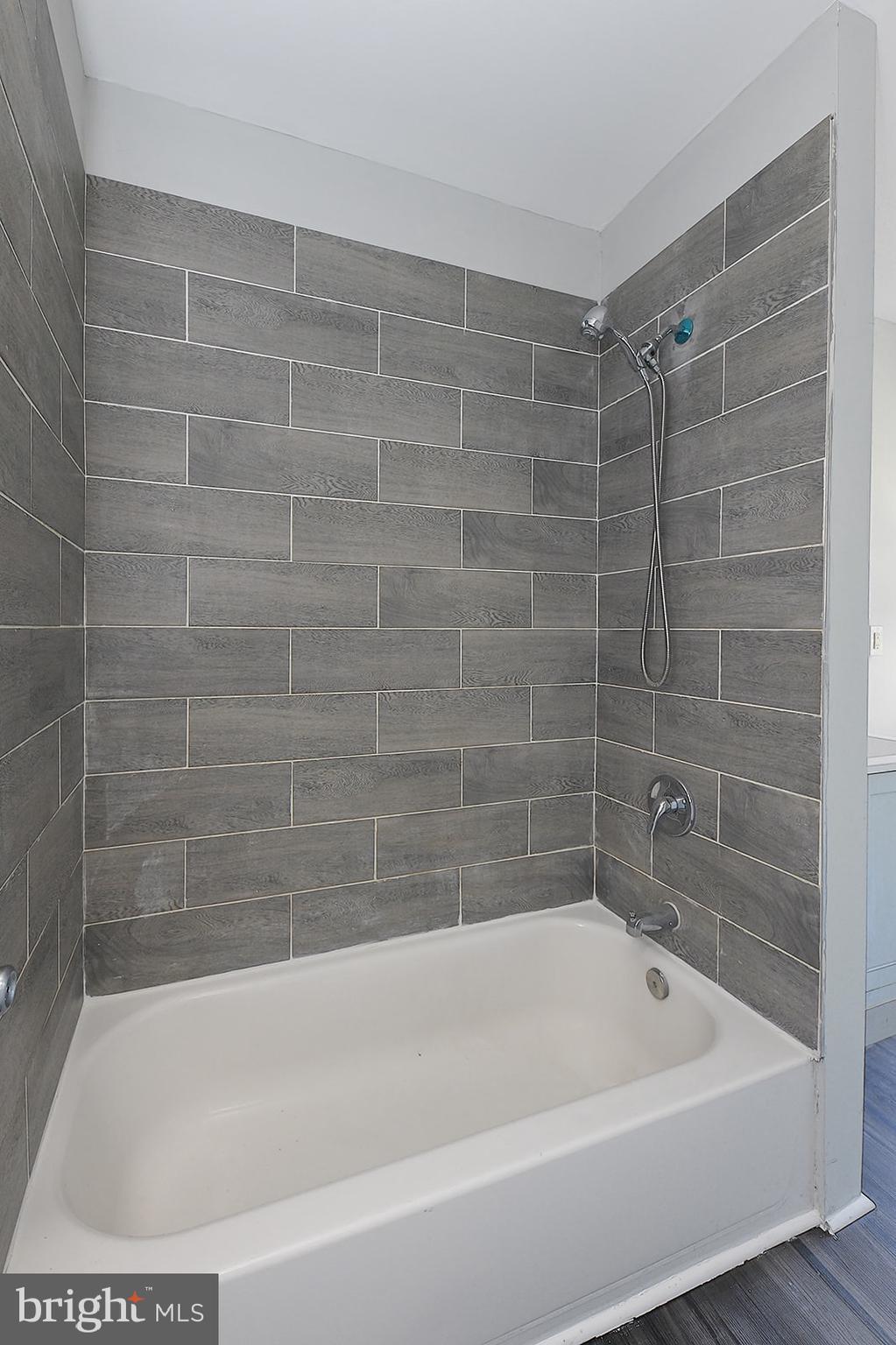 HARLEM PARK - Residential Lease