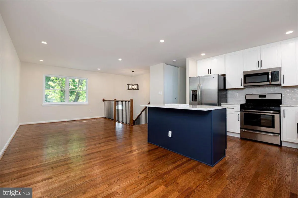 Pasadena, Maryland 21122, United States, 4 Bedrooms Bedrooms, ,2 BathroomsBathrooms,Residential,Pending,115392