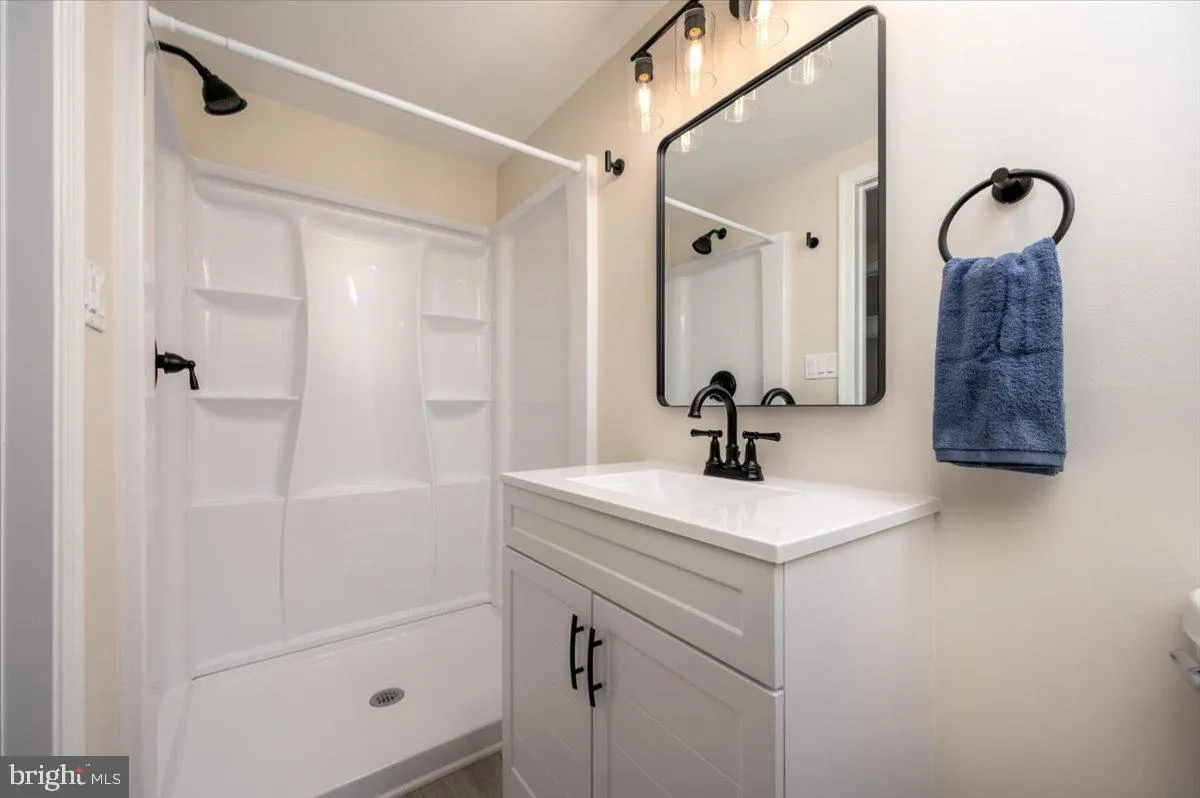 Pasadena, Maryland 21122, United States, 4 Bedrooms Bedrooms, ,2 BathroomsBathrooms,Residential,Pending,115392