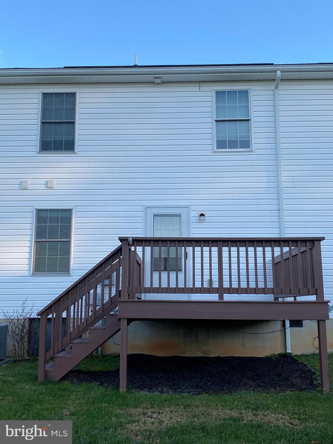 LONE PINE VILLAGE - Residential Lease