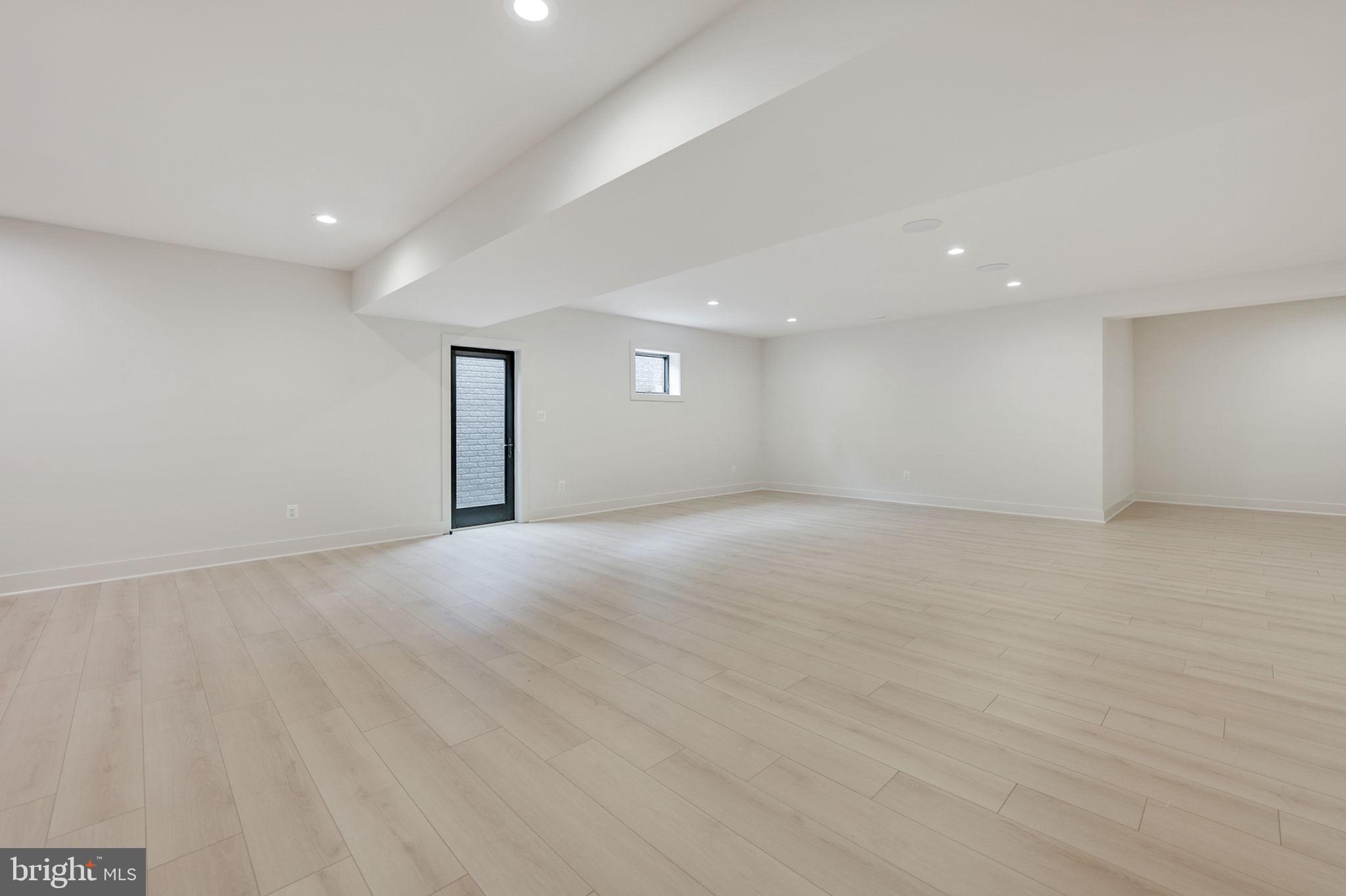 WESTBRIAR - Residential