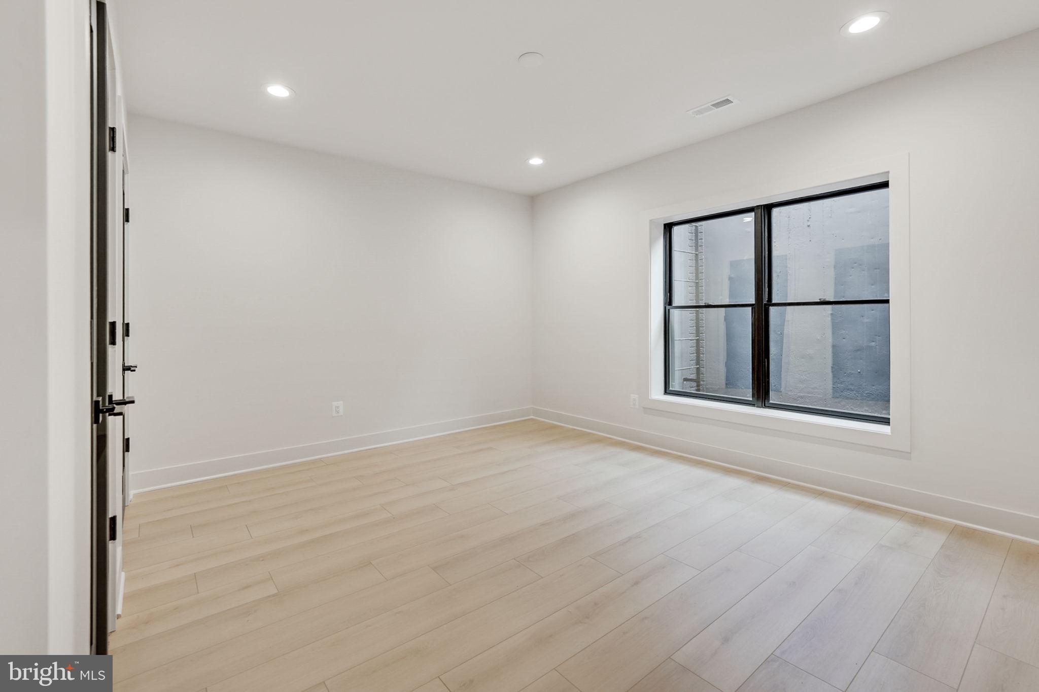 WESTBRIAR - Residential