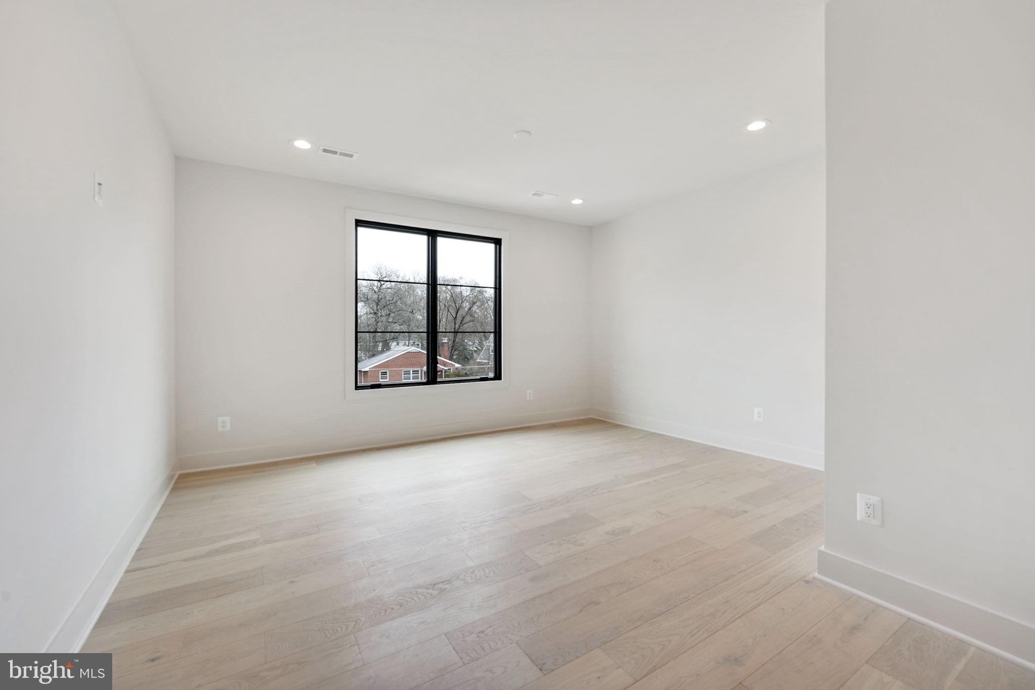 WESTBRIAR - Residential