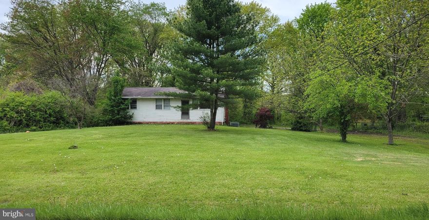 ESTATE SALE **If you are looking for a large property it is here in Twin River Beach.  Home is a fixer upper.
Home has 3 bed rooms and full basement . New oil tank was recently installed. Lot size is .869 ac.  Home is selling AS-IS. Call today for a private showing.