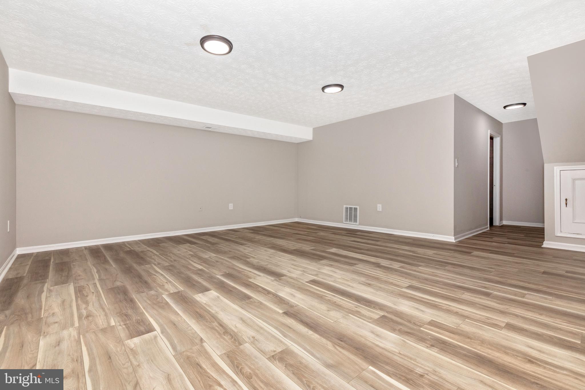 PLYMOUTH GARDENS - Residential