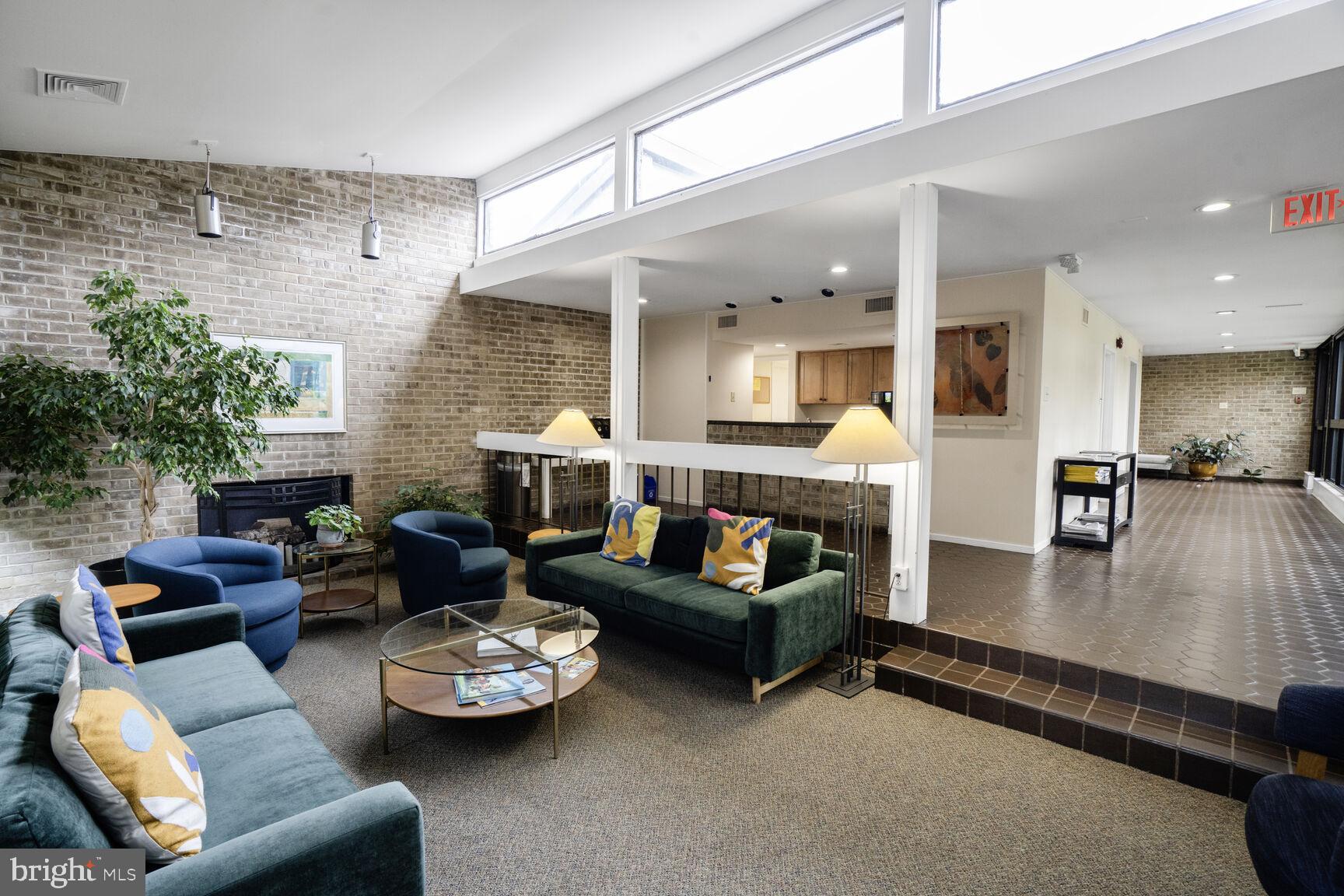 SUMNER VILLAGE - Residential