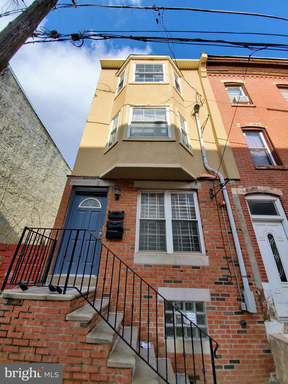 Check out this awesome Studio apartment in the Temple University Off-Campus Housing area available now. When you enter this unit you will be standing on hardwood flooring in the kitchen area. The kitchen is equipped with an electric cooktop, refrigerator, exhaust hood, granite countertops, and plenty of cabinet space.
The main living area has a large window allowing in great natural light. You’ll find a large closet and a full bathroom. This modern and well maintained studio apartment is located just a close walk to Temple University Main Campus about a block west of Geasey Field. The washer & dryer are located on the same level of the building as this studio and are shared with the other two units in the building. This great apartment can be furnished upon request for an additional monthly fee. All utilities & WiFi are included.
-All Utilities & WiFi Included
-Close to Geasey Field
-Hardwood Floors
-Great Natural Light
-Central Air/Central heat
-Washer/Dryer
-Furnished Upon Request
1) First, Last, and Security to move in (First month due at signing)
2) $55 non-refundable application fee (credit/background check/eviction report)
3) Proof of income (co-signer accepted if needed)
