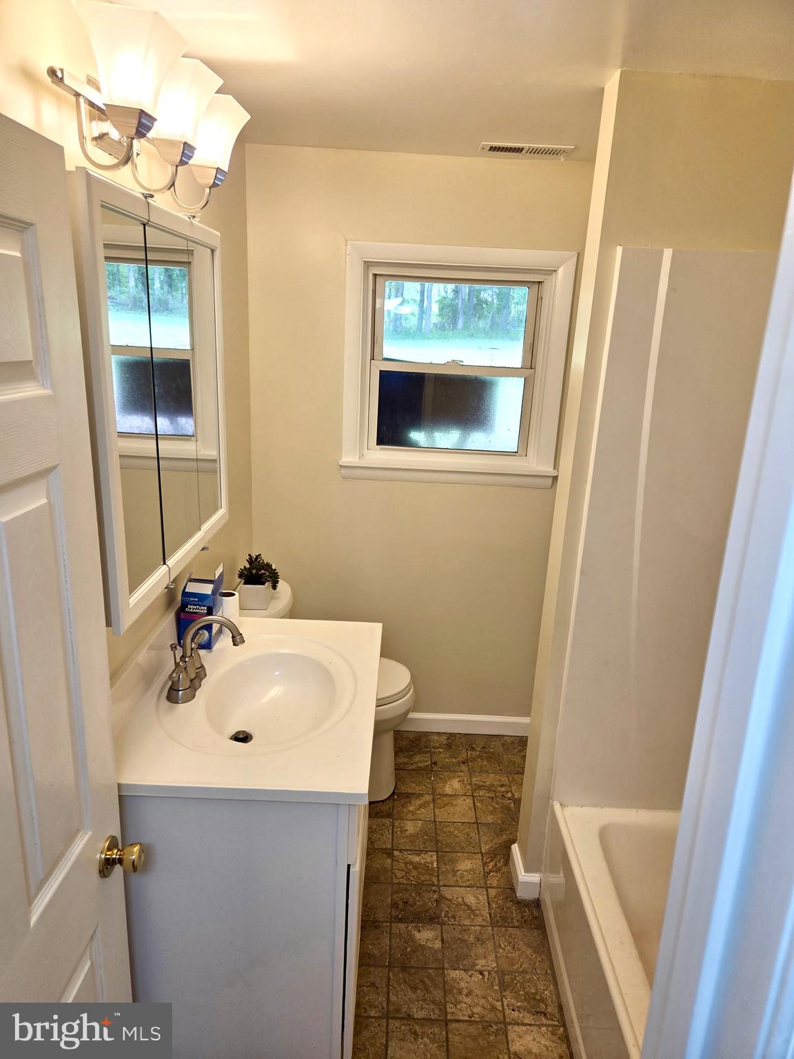 2404 WOODLEA DRIVE