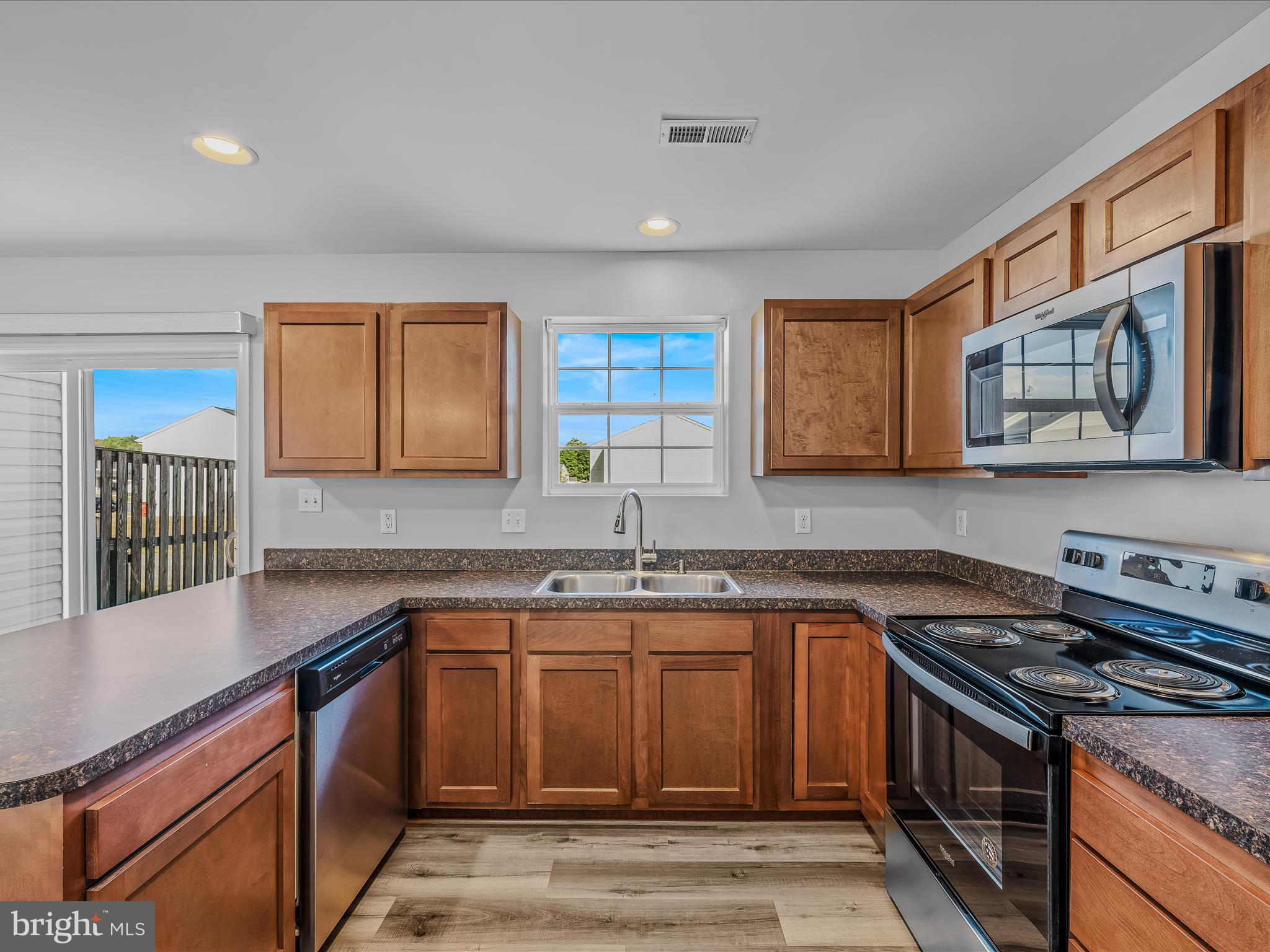 INWOOD VILLAGE - Residential