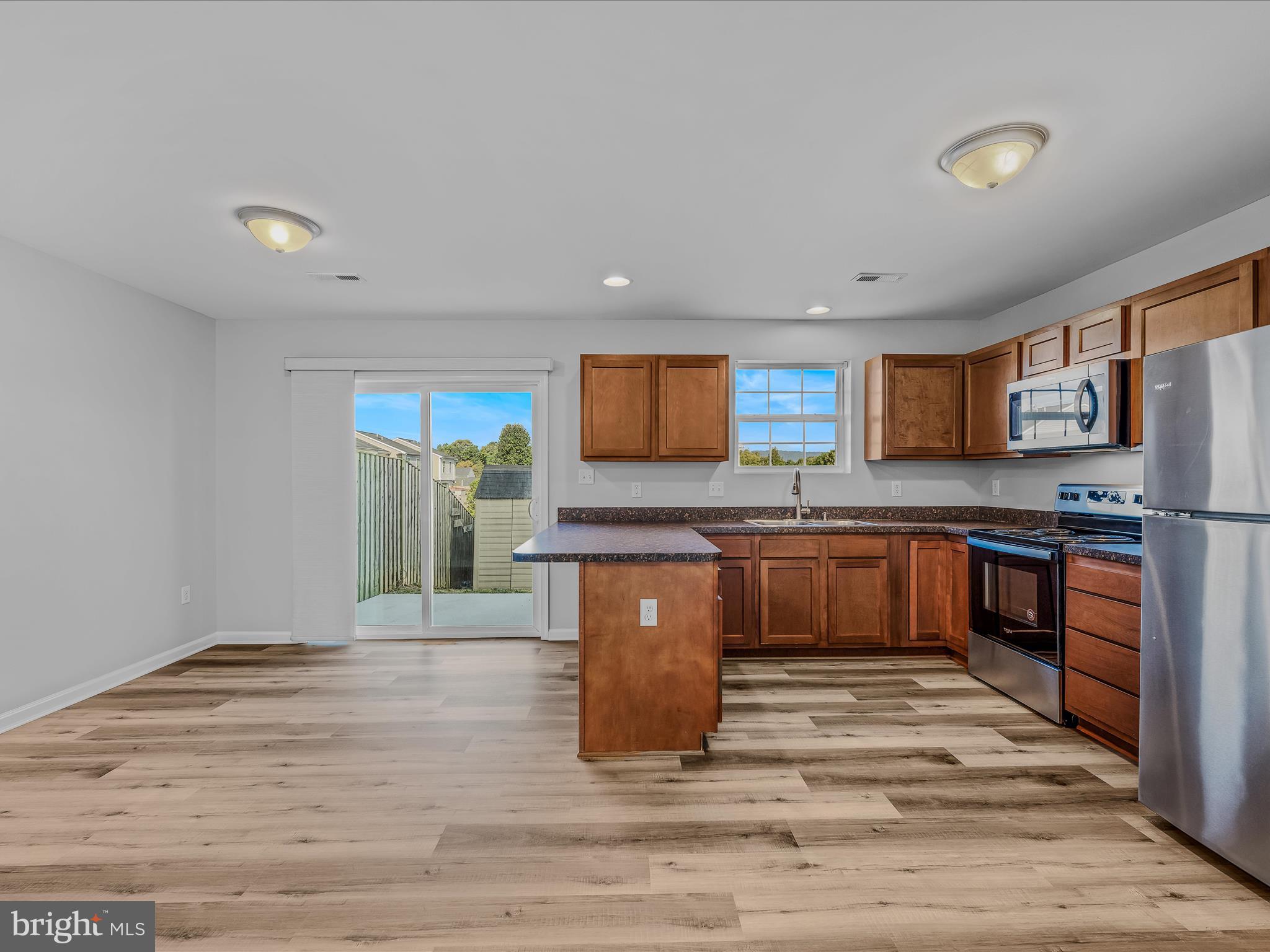 INWOOD VILLAGE - Residential