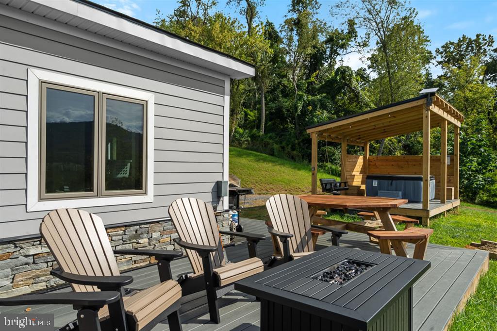 HARMONY HOLLOW - Residential Lease