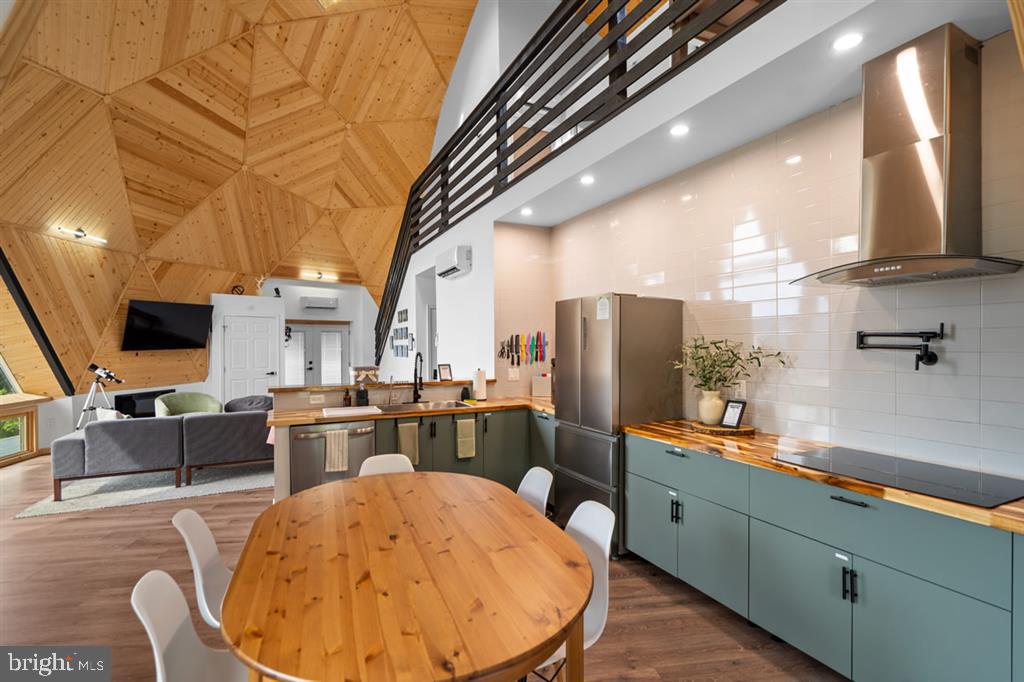 HARMONY HOLLOW - Residential Lease