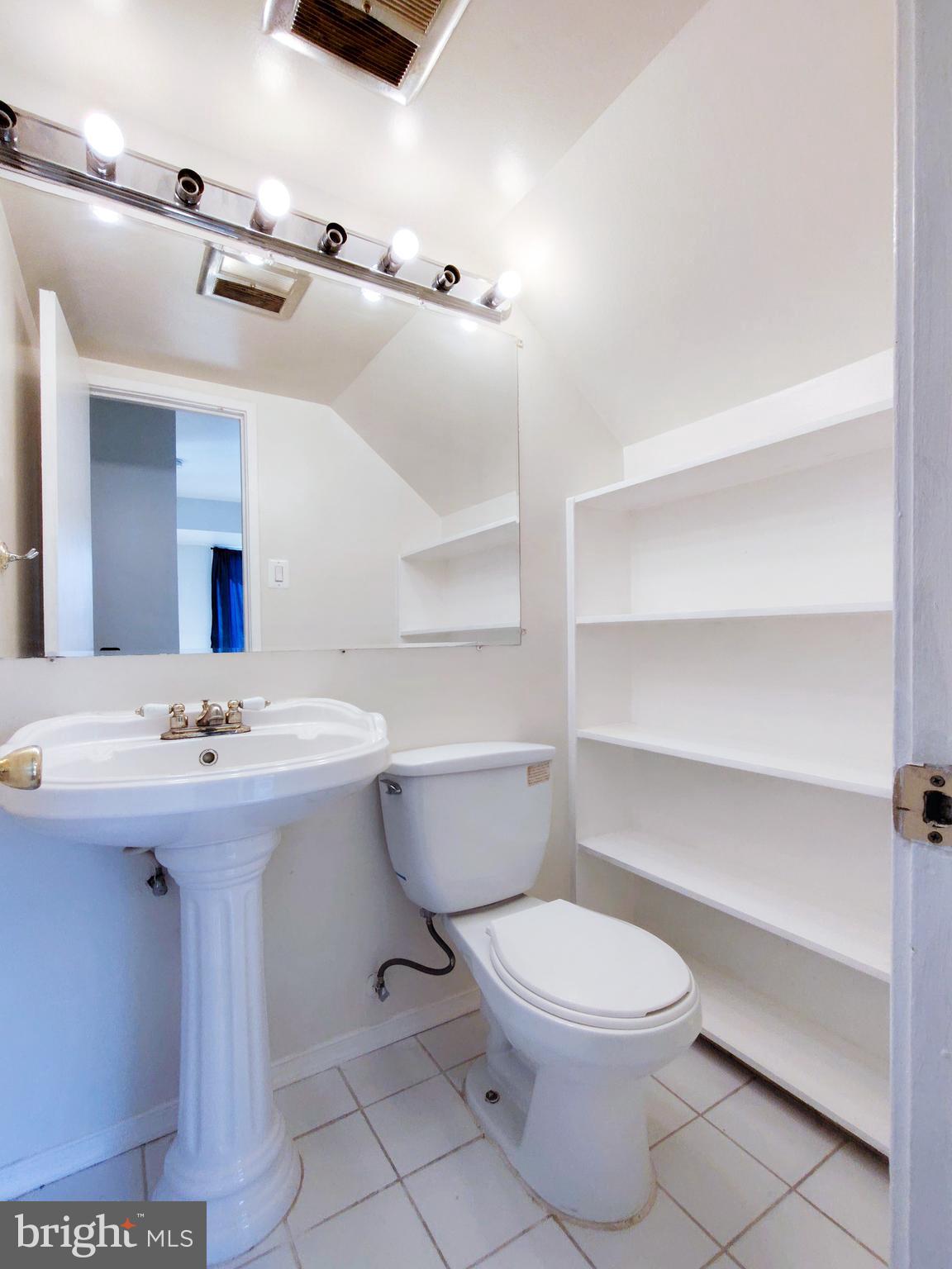 MOSBY WOODS TOWNHOUSE - Residential Lease