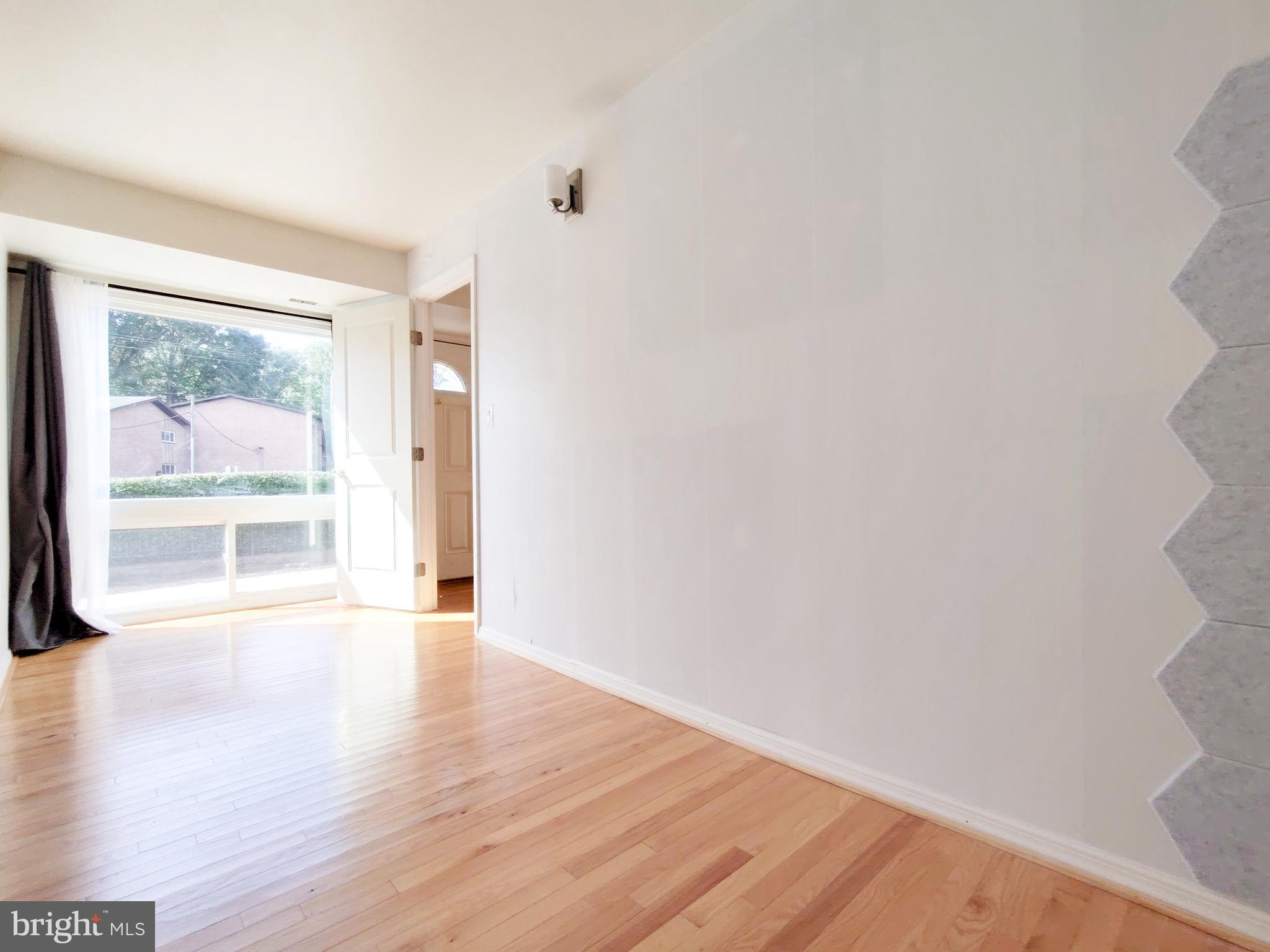 MOSBY WOODS TOWNHOUSE - Residential Lease