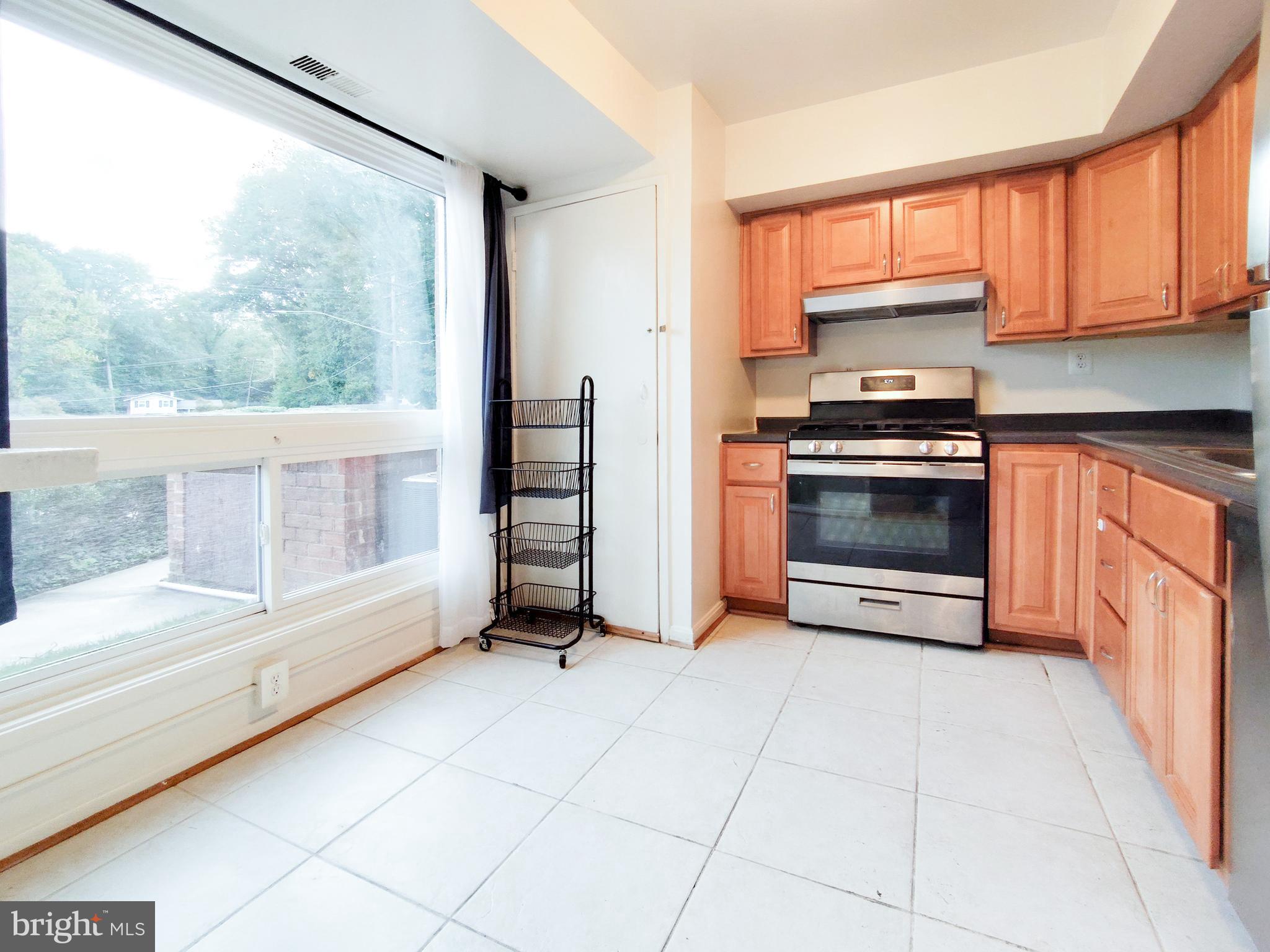 MOSBY WOODS TOWNHOUSE - Residential Lease