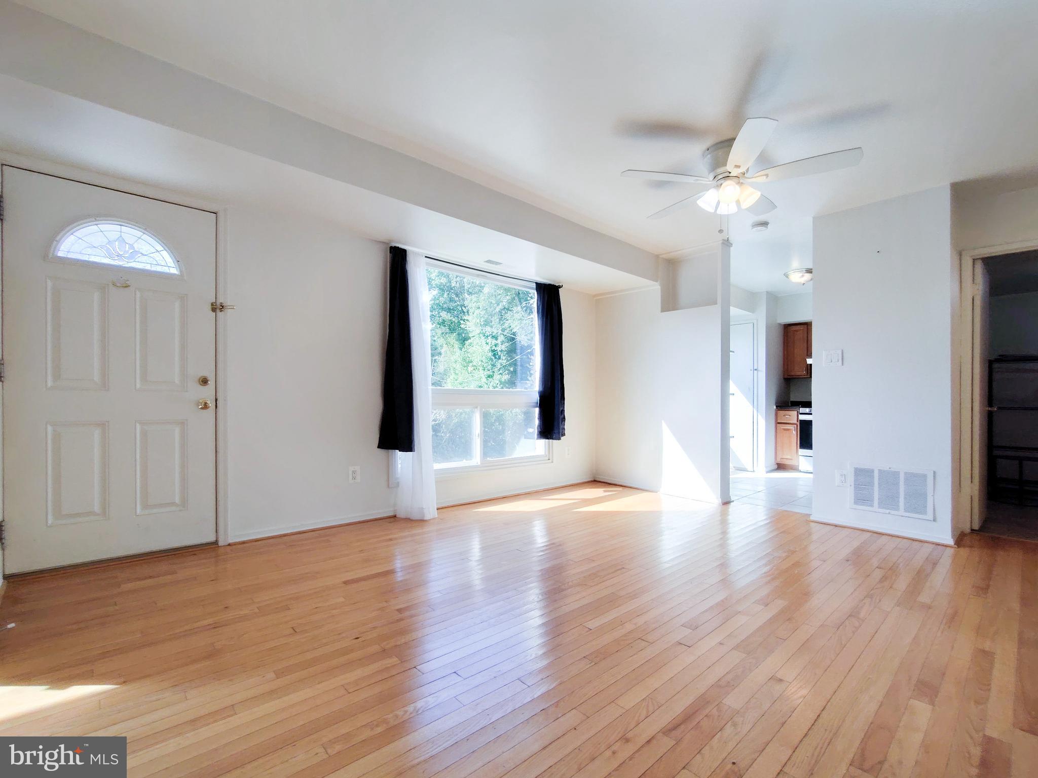 MOSBY WOODS TOWNHOUSE - Residential Lease