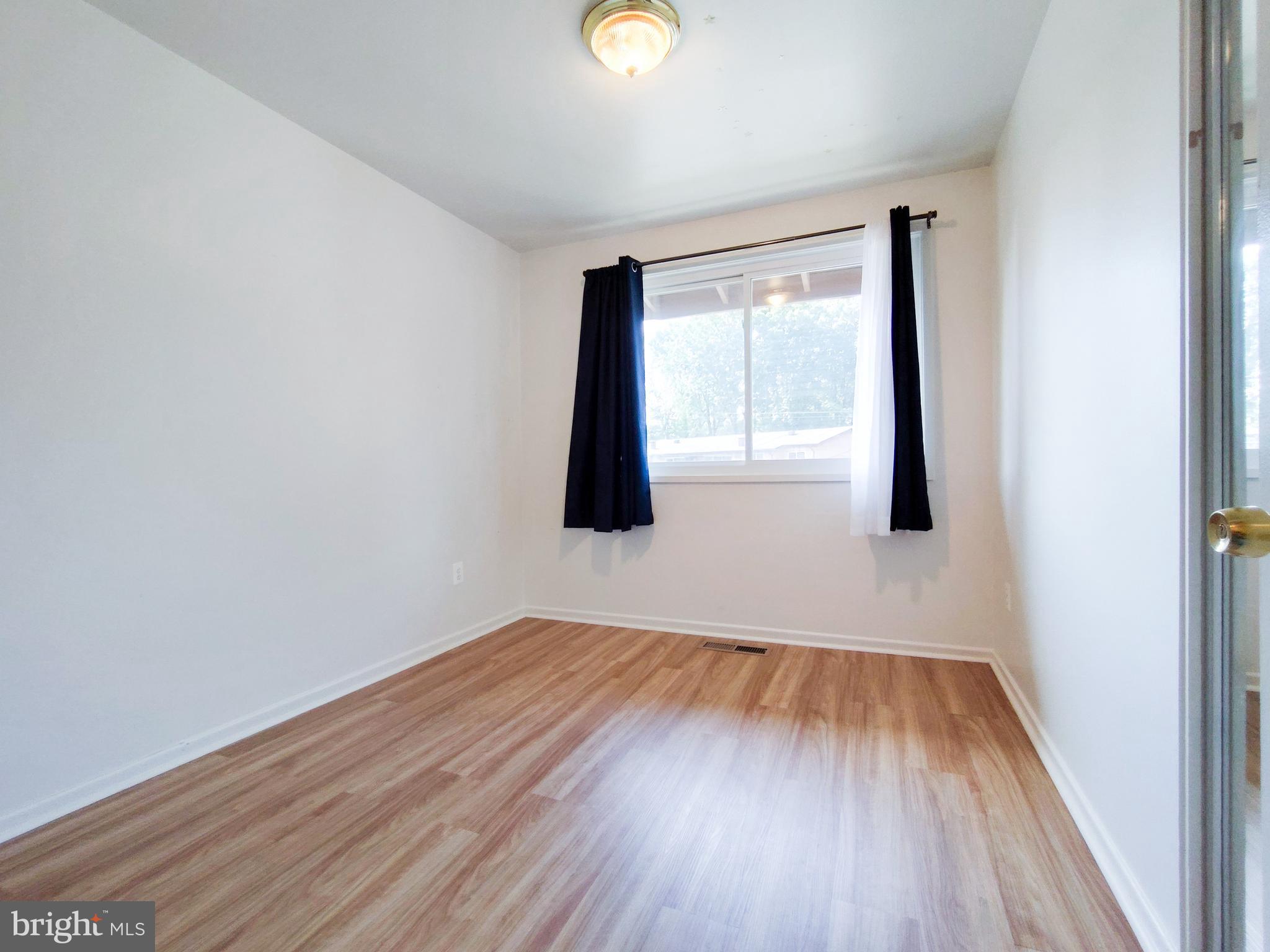 MOSBY WOODS TOWNHOUSE - Residential Lease