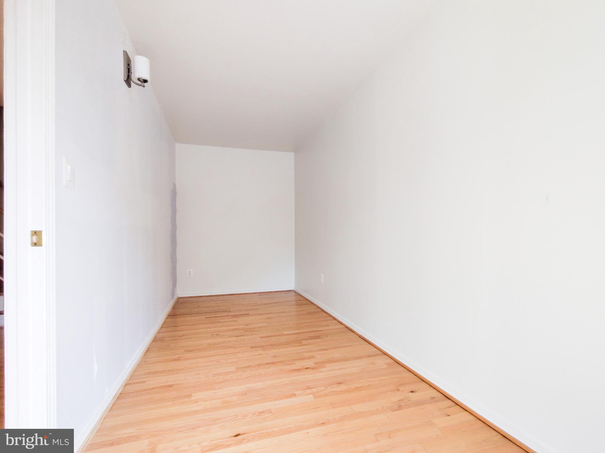 MOSBY WOODS TOWNHOUSE - Residential Lease