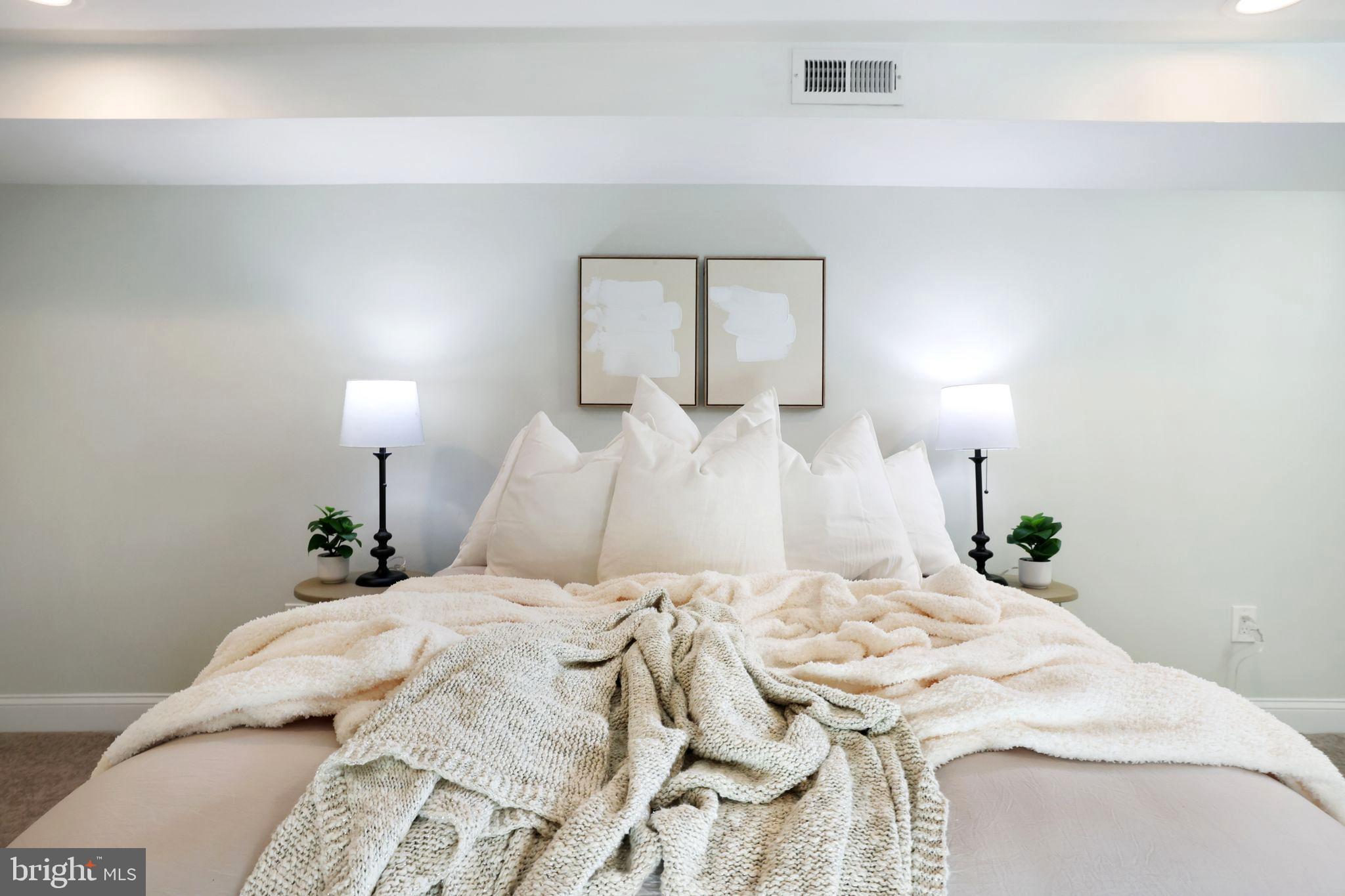 HYATTSVILLE HILLS - Residential