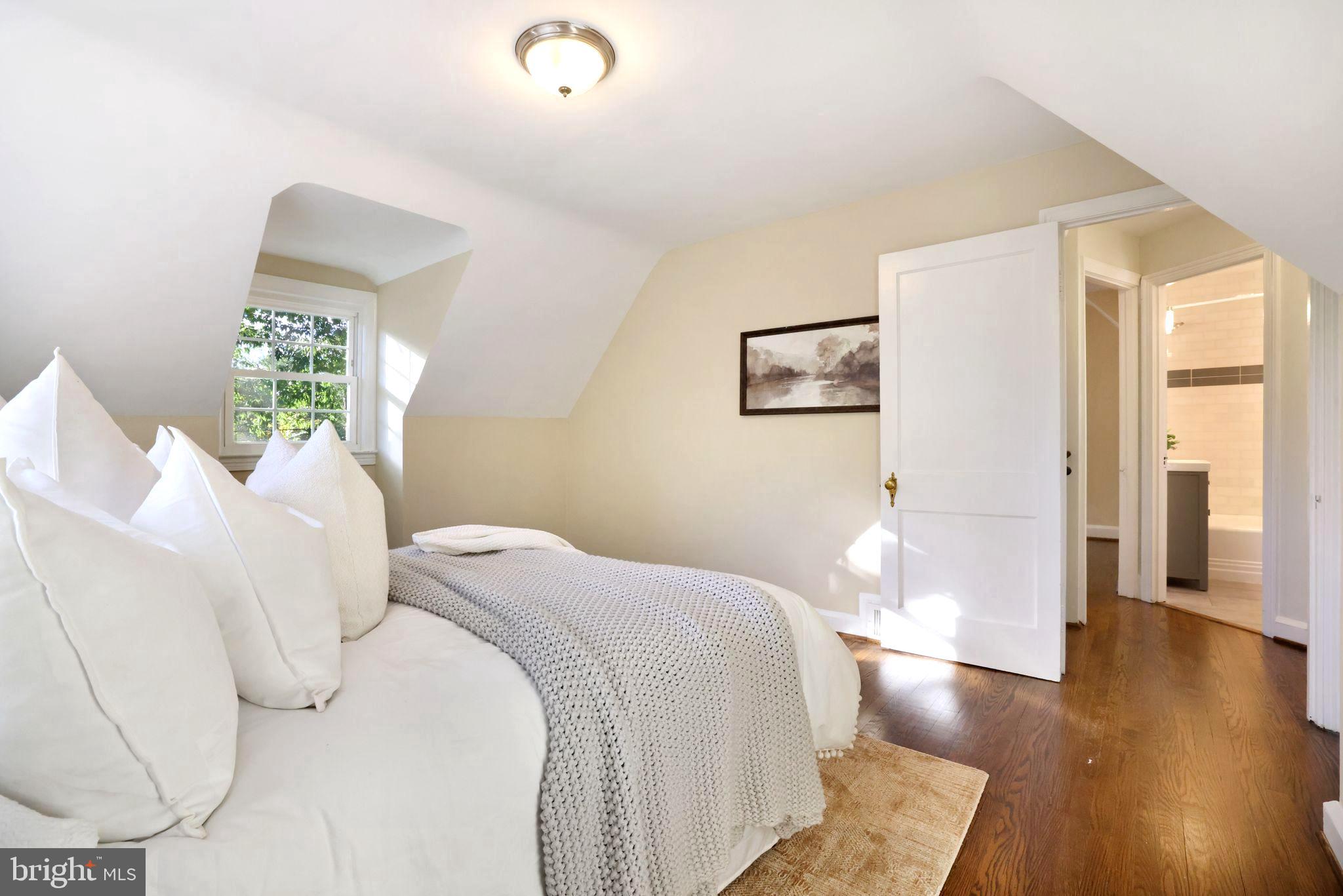 HYATTSVILLE HILLS - Residential