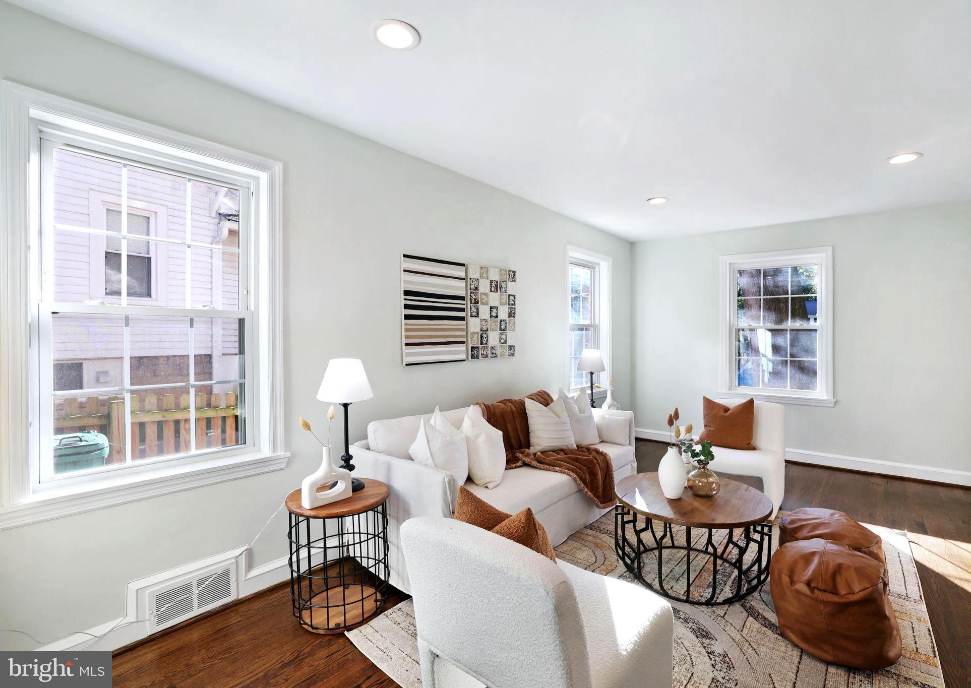 HYATTSVILLE HILLS - Residential