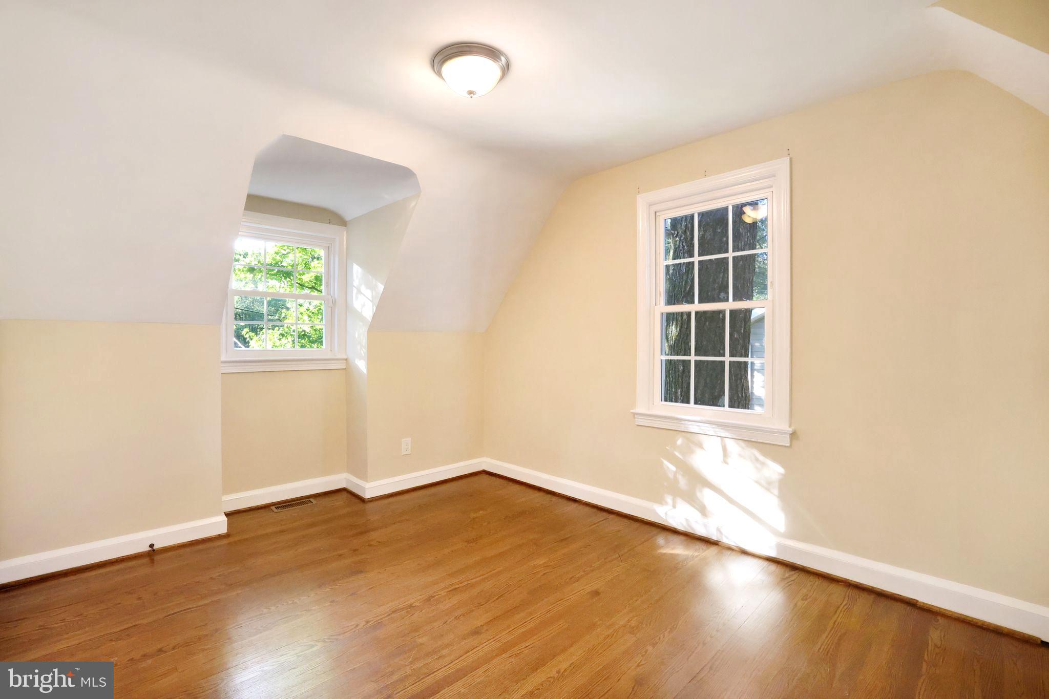 HYATTSVILLE HILLS - Residential