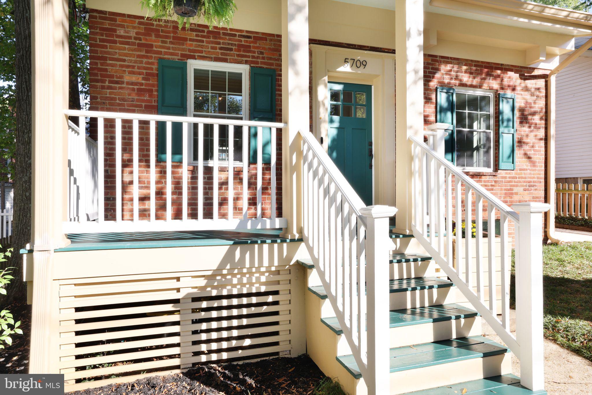 HYATTSVILLE HILLS - Residential