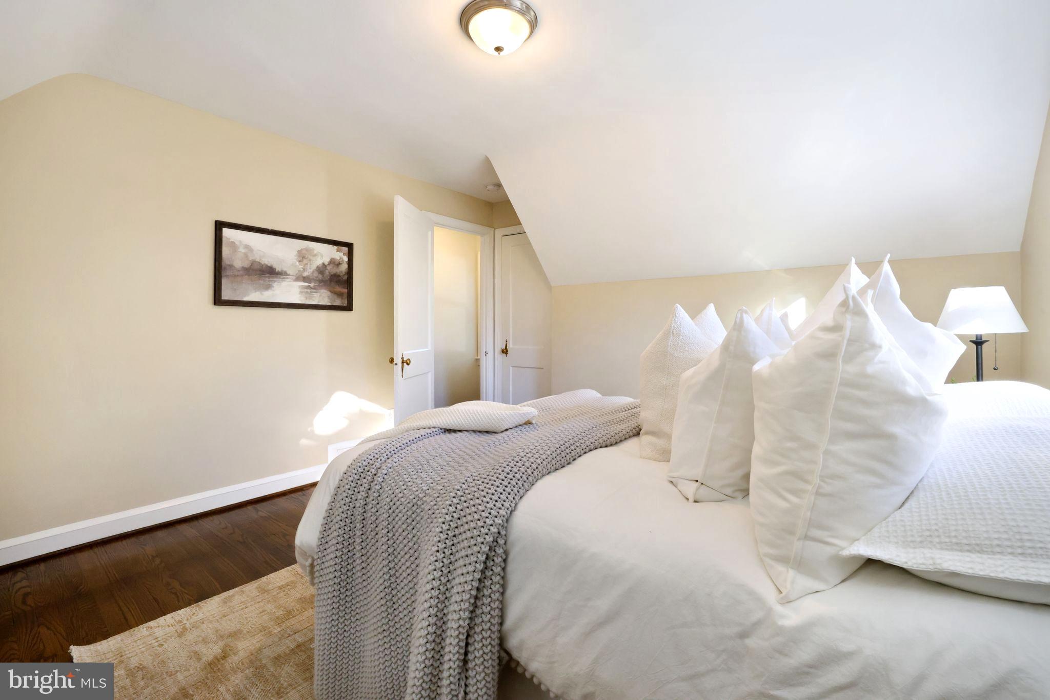 HYATTSVILLE HILLS - Residential