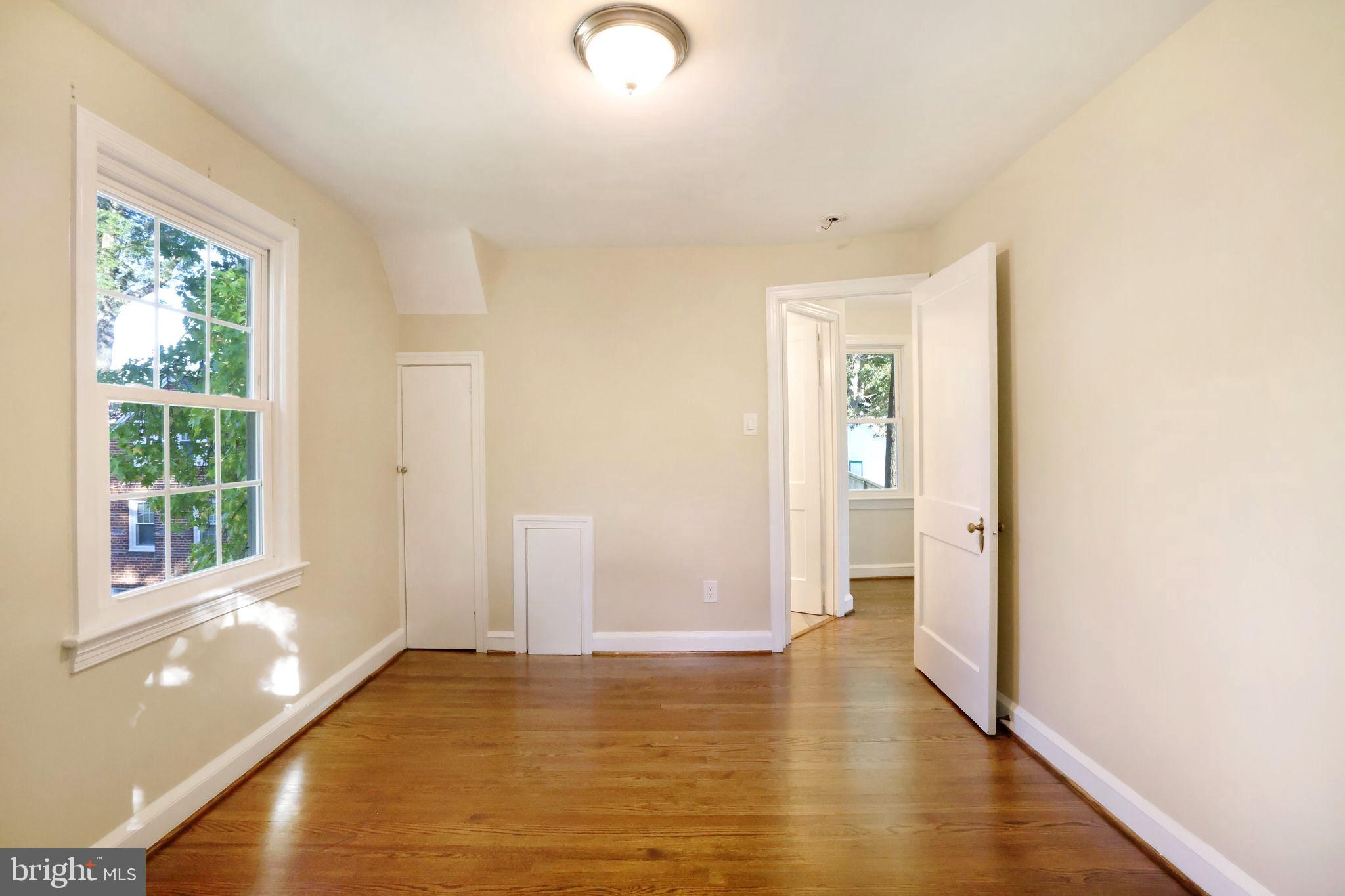 HYATTSVILLE HILLS - Residential