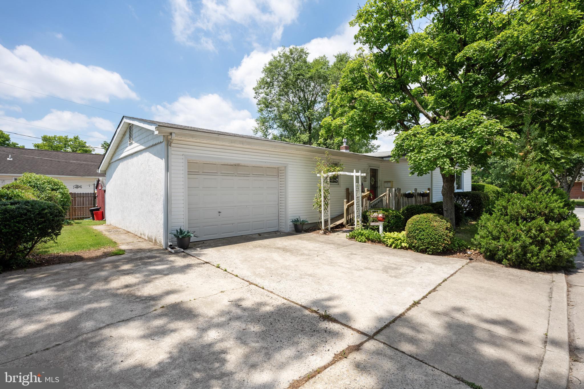 302 TYLER AVENUE