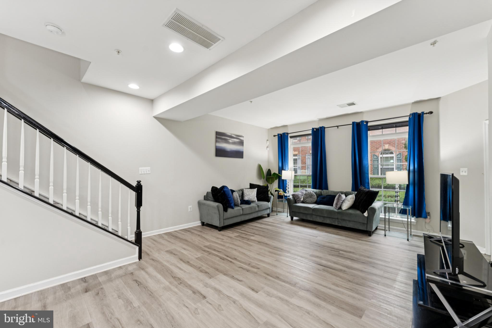 1410 BRADEN LOOP