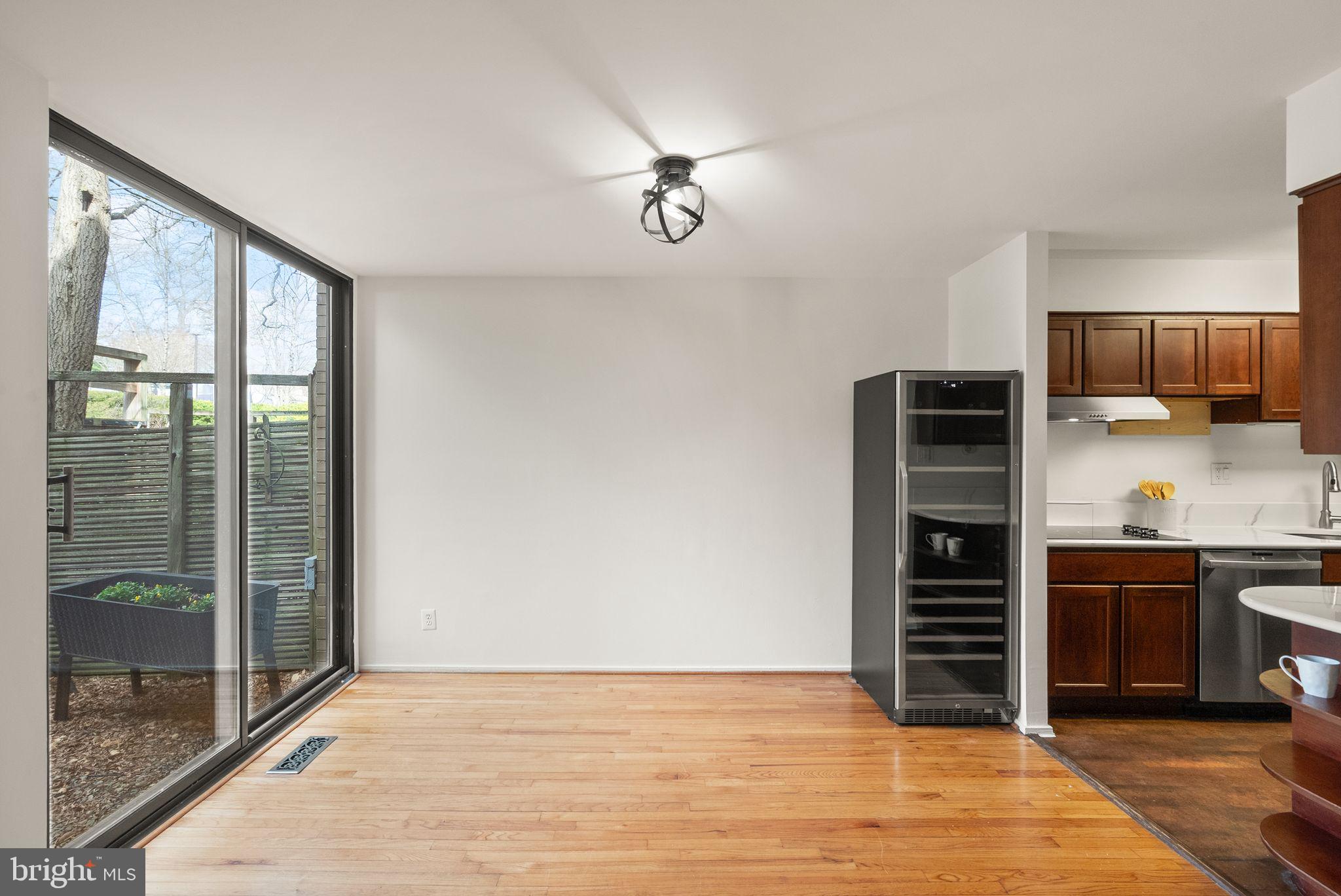 11465 WASHINGTON PLAZA W