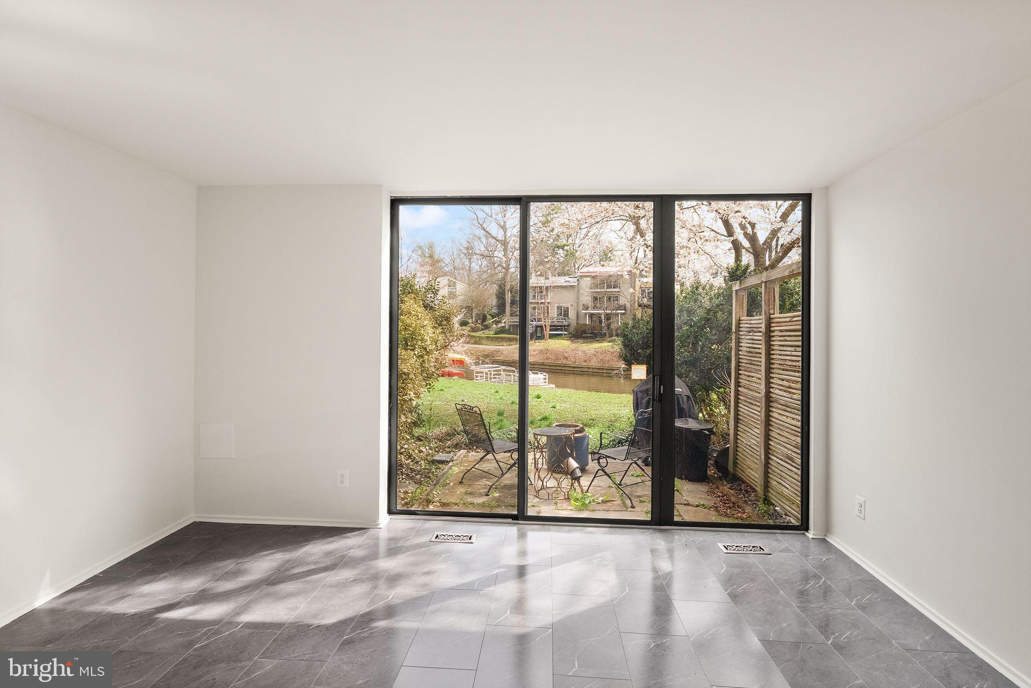 WASHINGTON PLAZA - Residential