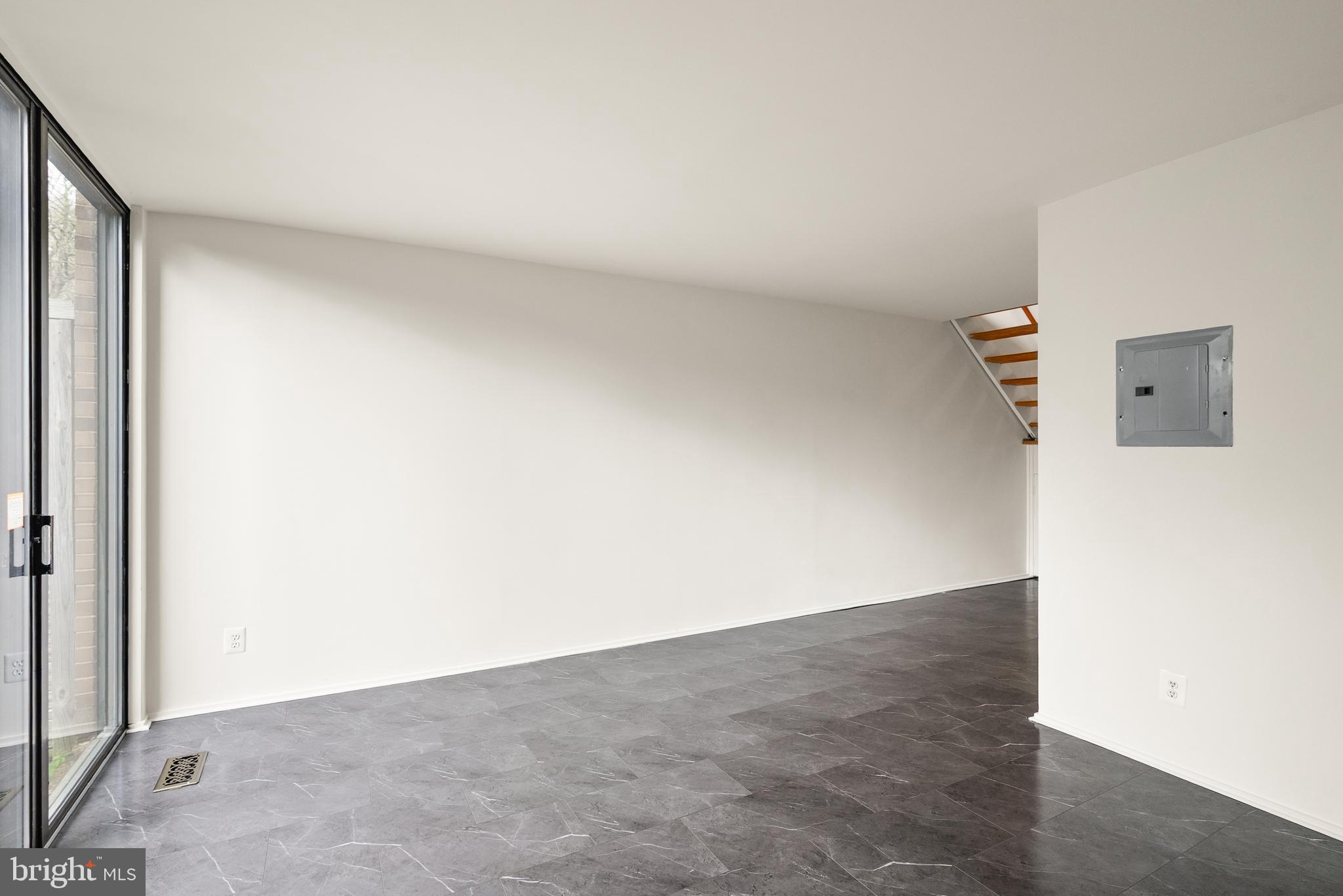 WASHINGTON PLAZA - Residential