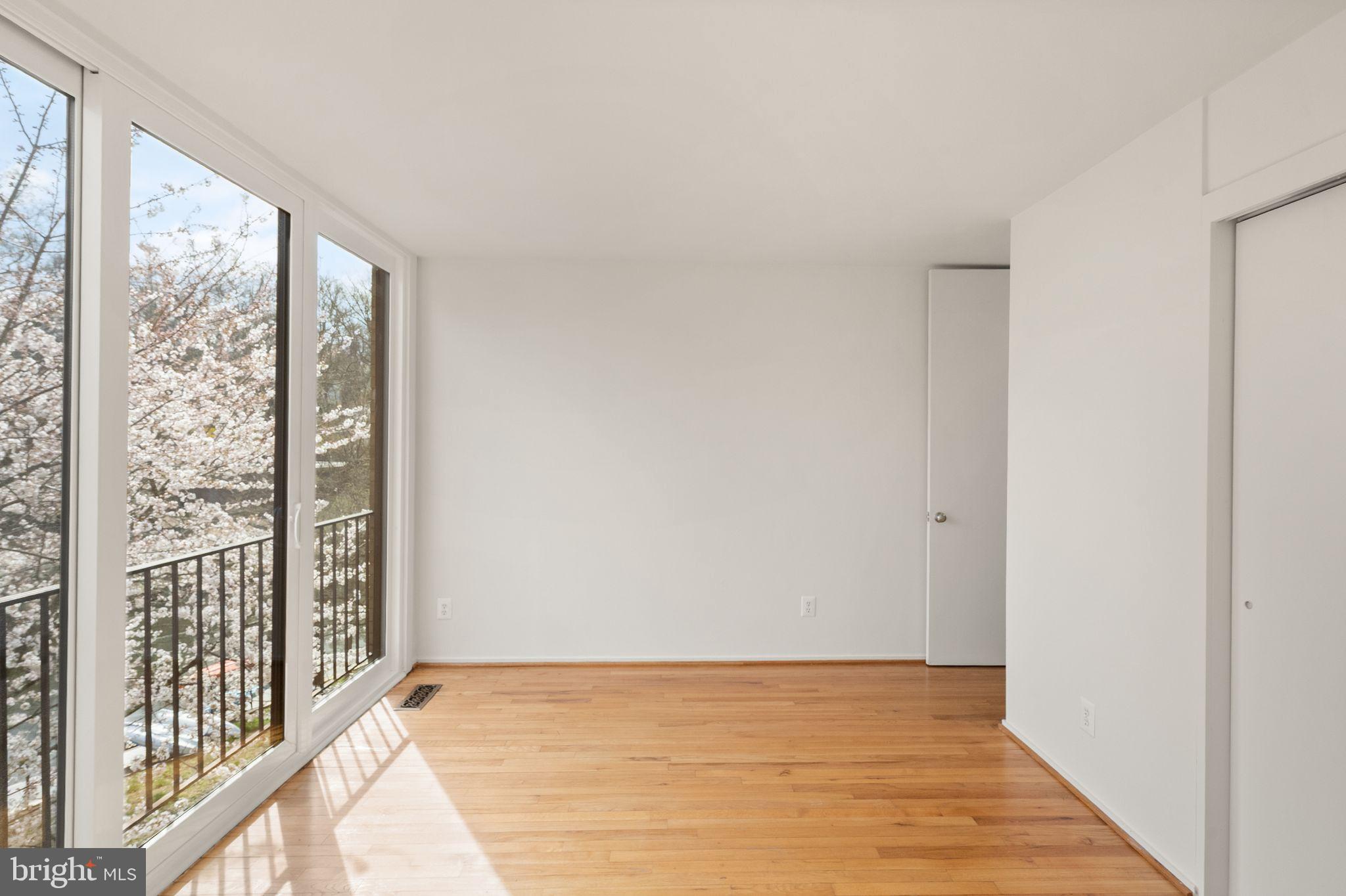 WASHINGTON PLAZA - Residential