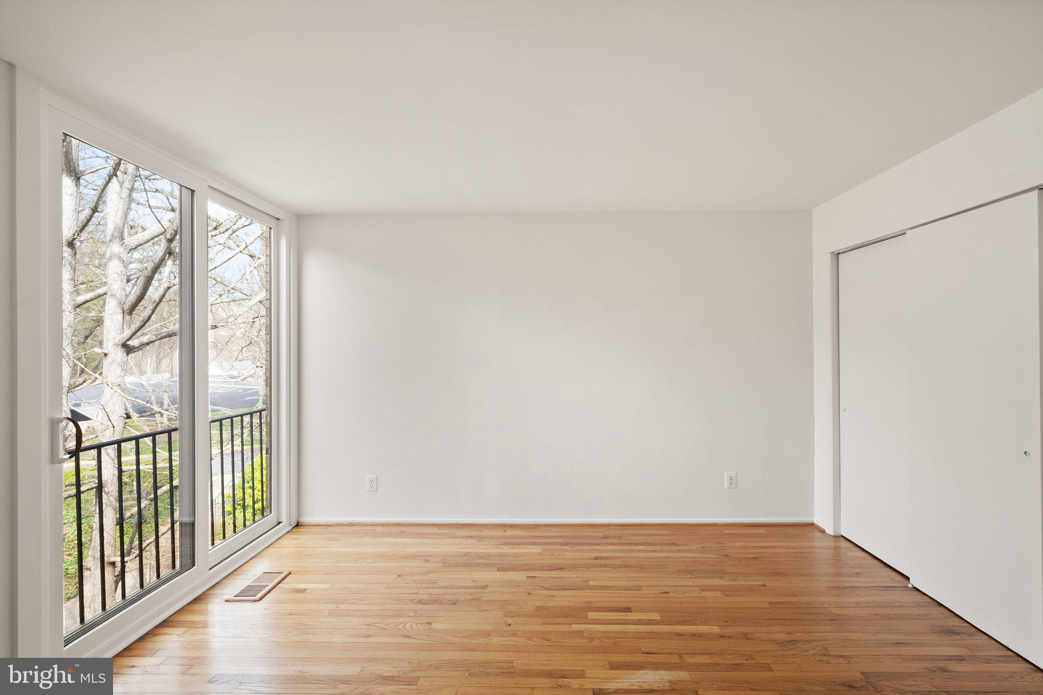 WASHINGTON PLAZA - Residential