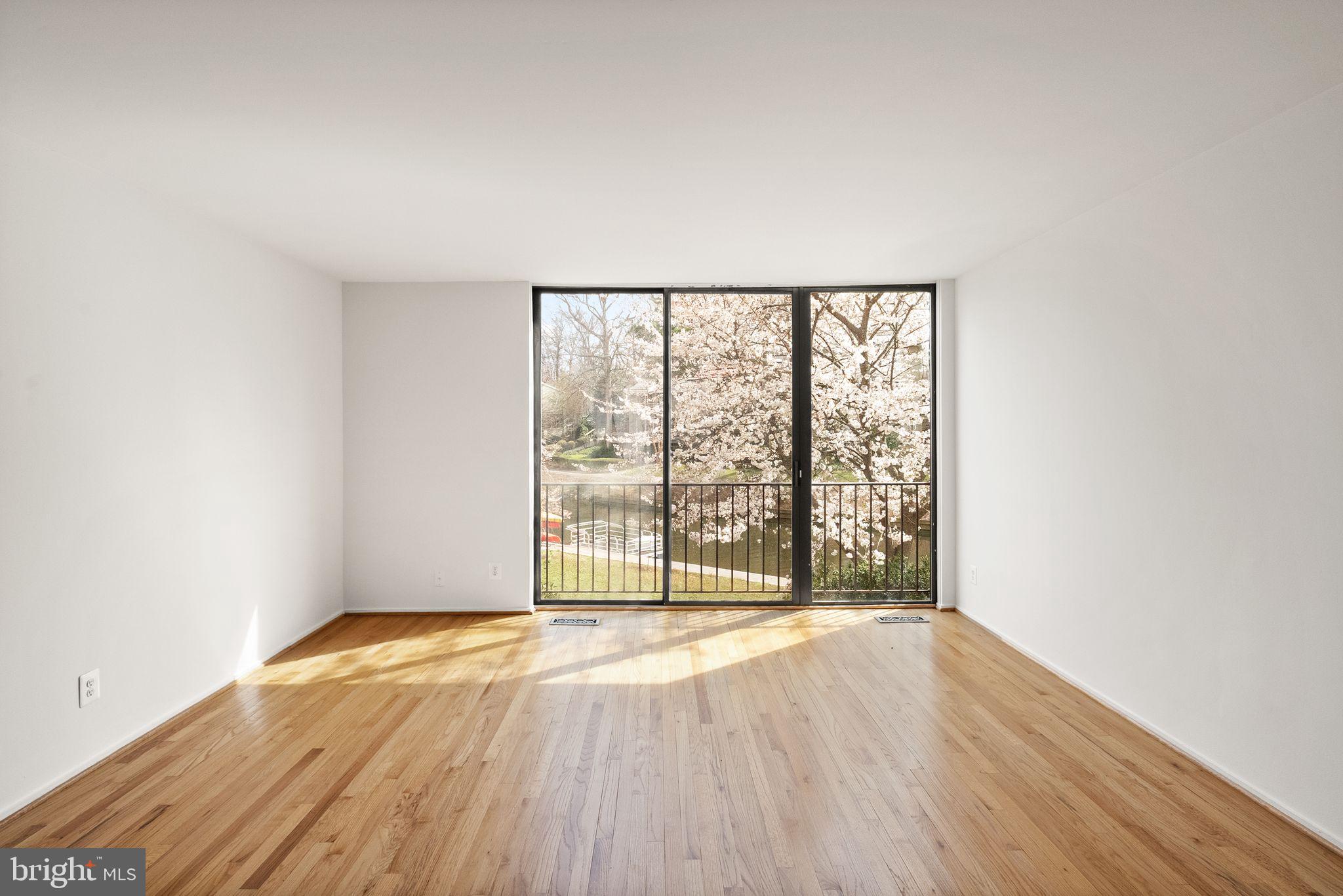 WASHINGTON PLAZA - Residential