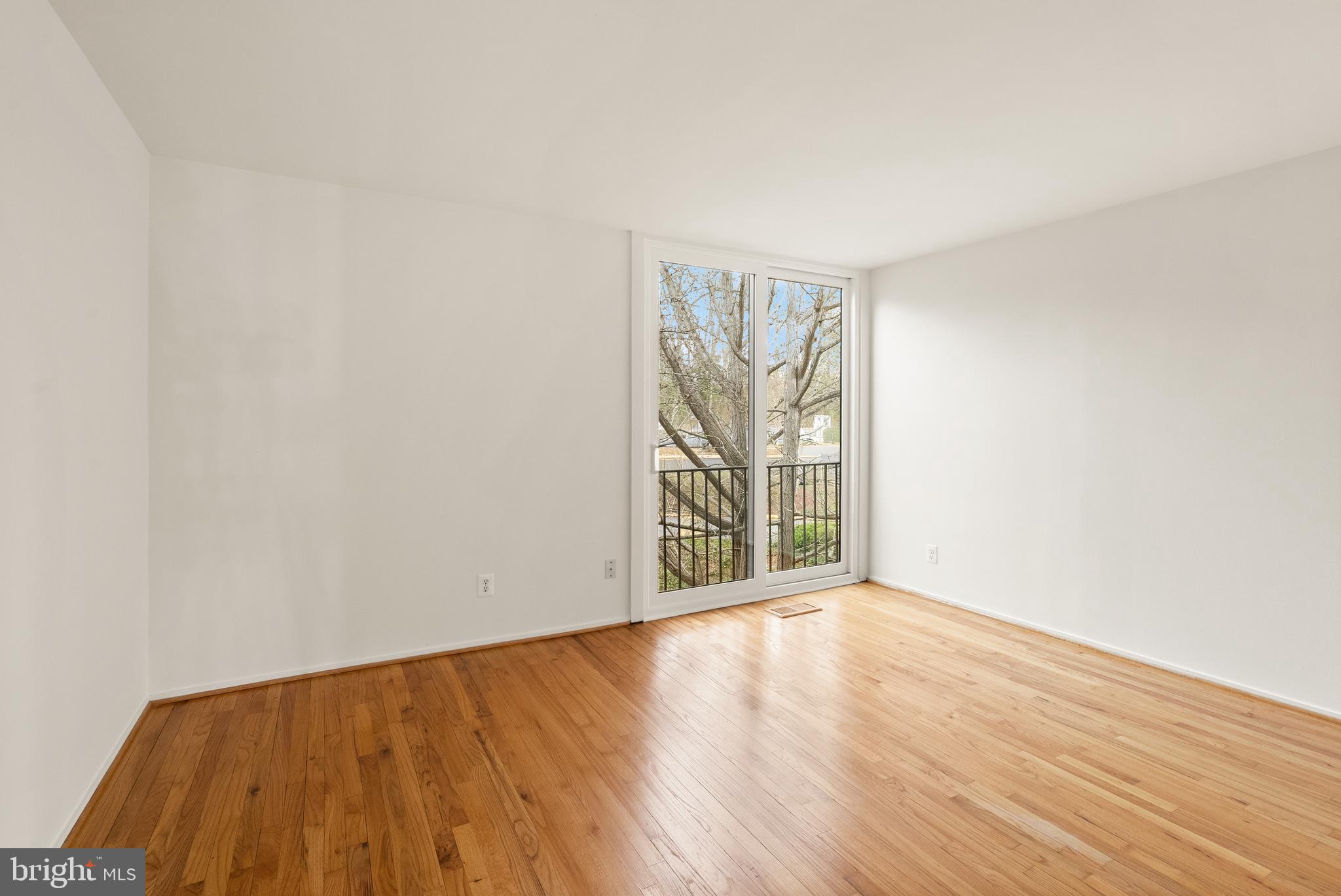 WASHINGTON PLAZA - Residential