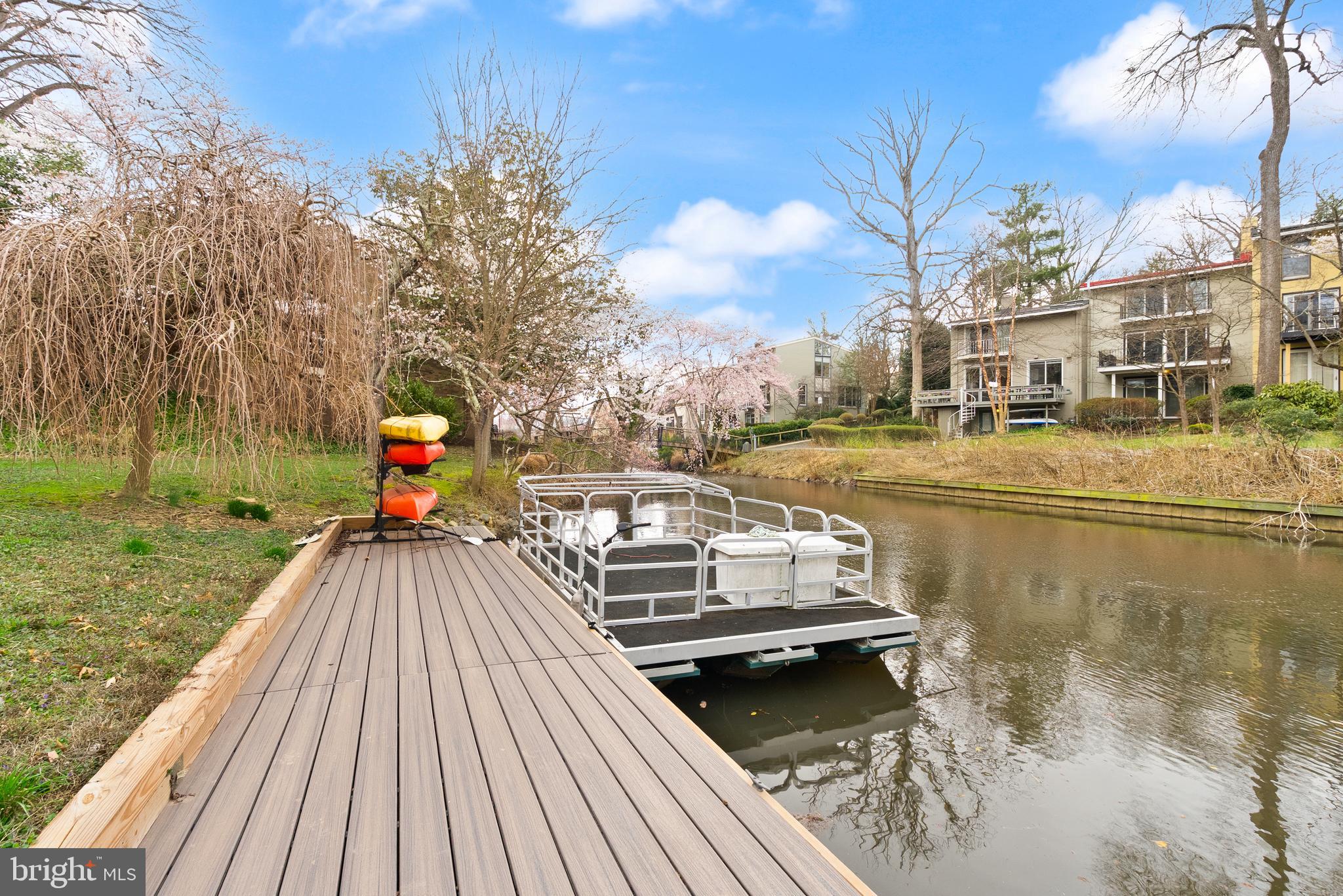 WASHINGTON PLAZA - Residential